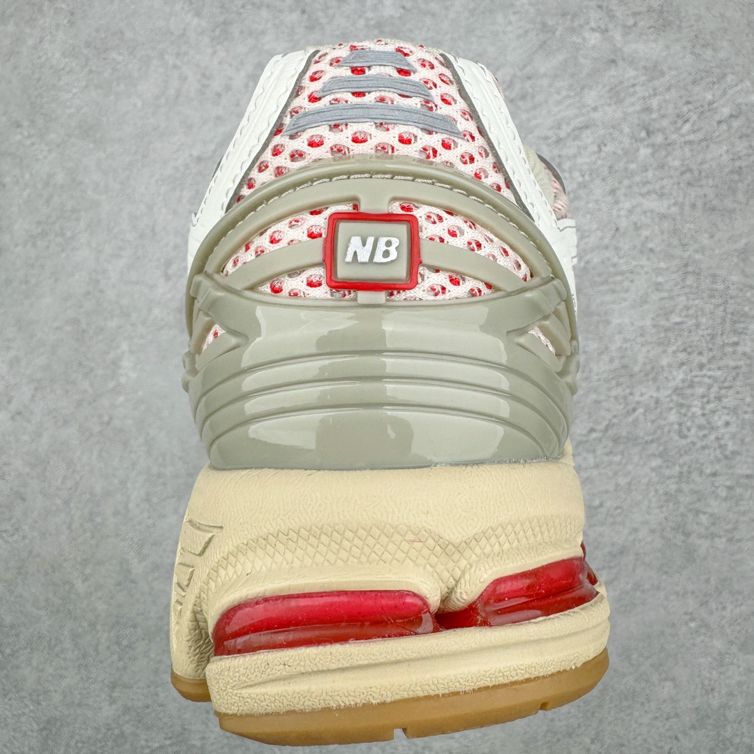 图片[8]-＃M纯原 New Balance M1906RO 白红 NB新百伦潮流复古织物皮革减震防滑耐磨轻便低帮跑步鞋 原档数据独立私模大底 唯一正确六层组合大底 RB前软后硬 百分百还原原鞋脚感 基于市场现有版本全新升级调整 NB市场最强产物 全网最全配色加持 全套原楦原纸板原厂数据开发 全鞋电脑针车加持 原厂网布 原装进口头层翻毛皮料正确绒感卡色 正确中底拉帮中底网布细节 一比一手工擦旧效果 冲裁组合 匠心打造 耗时两个月开发完成 工艺极其复杂难度可想而知 高端零售专供产物 尺码：36 37 37.5 38 38.5 39.5 40 40.5 41.5 42 42.5 43 44 44.5 45 45.5 46.5 47-选品中心