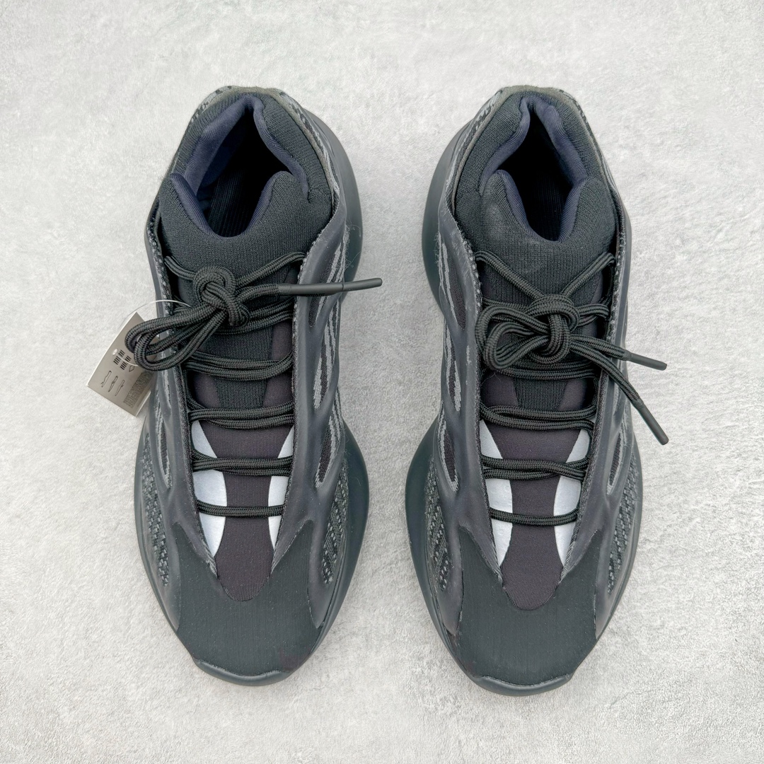 图片[2]-＃Lw纯原 yeezy 700V3 黑武士配色 H67799 全套原楦原纸版 打造灵魂正确版型 原厂贾卡原面 纹路与正品一致 高频进口夜光KPU完美组合原面 呈现炫丽星空夜光效果 此款非Boost爆米花科技 鞋底采用BOUNCE 全新缓震科技 脚感同样舒适 原厂RB鞋头材质 质感厚度与正品一致 完美贴合成型 正确原盒原标包装 匠心工艺 仅对原鞋 完美充正几率过验！尺码 36 36.5 40 40.5 41 42 42.5 43 44 44.5 45 46 46.5 47 48-选品中心