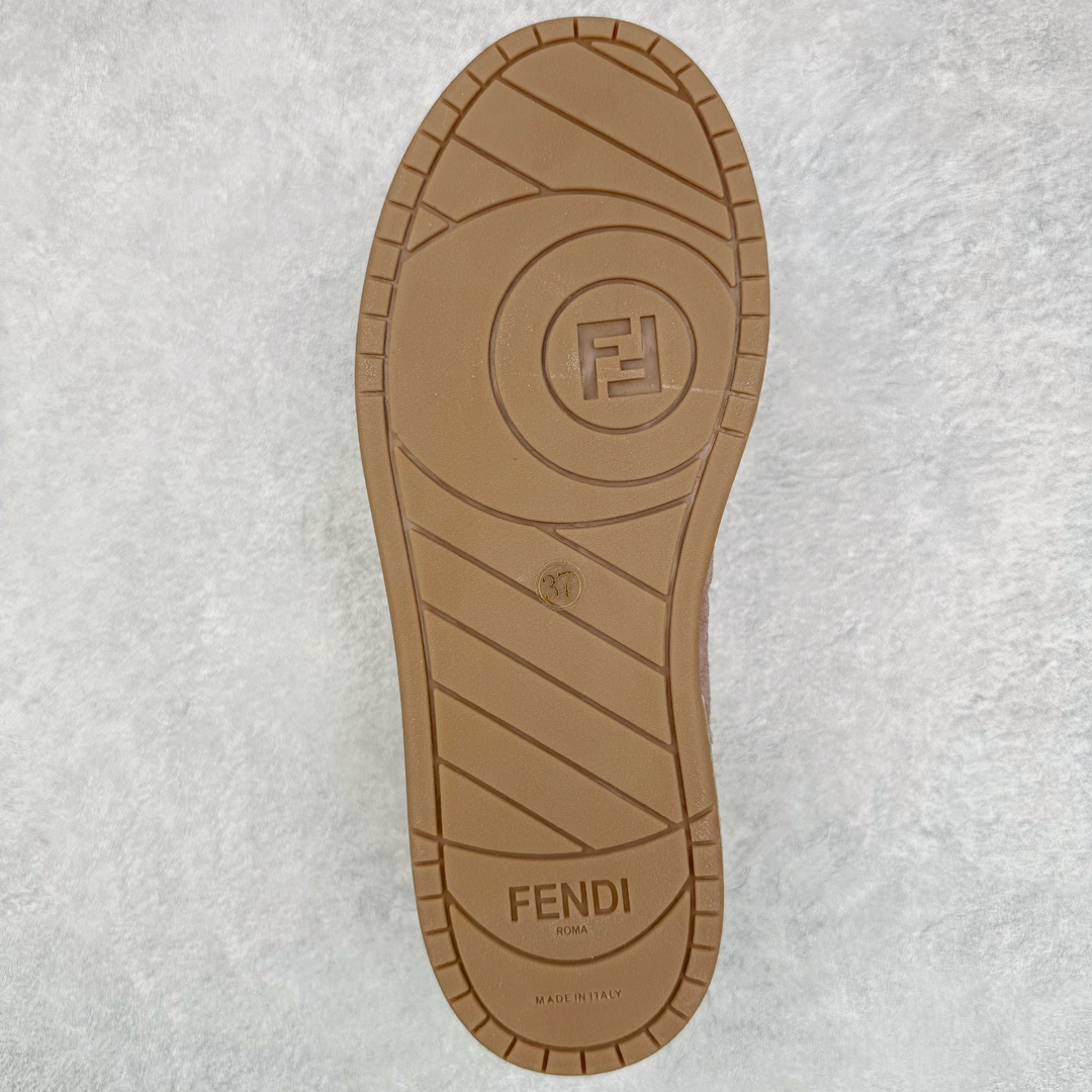 图片[9]-＃S版纯原 FENDI 芬迪 Match sneaters低帮运动鞋 独家定制 全身20几个细节点全部做到一致还原 吊打市面所有版本 独家原装套装配件官方同源 渠道原装订单 全套专柜包装物及配件#鞋底嵌入核心防伪芯片感应装置 FENDI芬迪match最新爆款情侣款运动鞋板鞋原版购入 高工艺无缝细空胶技术 贴楦误差0.05mm,鞋底采用固特异内外锁死工艺 最大限度弯折永不开胶 原鞋一致效果环保无味 鞋面采用麂皮和皮革拼接组合 logo内里采用毛巾绒里 上脚超级柔软 轻便 舒适搭配卫衣 尺码：35 36 37 38 39 40 41 42 43 44 45-选品中心