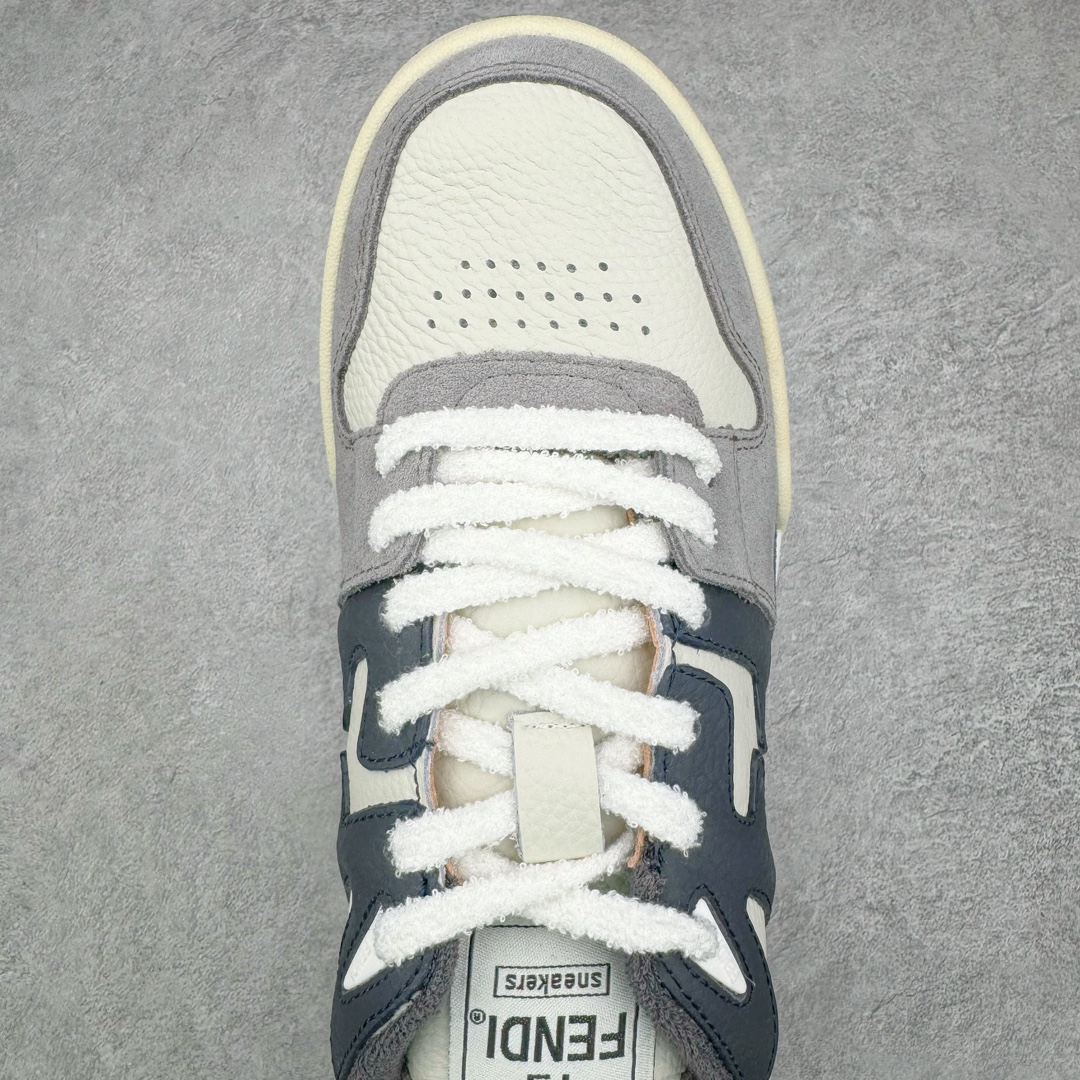 图片[4]-＃S版纯原 FENDI 芬迪 Match sneaters低帮运动鞋 独家定制 全身20几个细节点全部做到一致还原 吊打市面所有版本 独家原装套装配件官方同源 渠道原装订单 全套专柜包装物及配件#鞋底嵌入核心防伪芯片感应装置 FENDI芬迪match最新爆款情侣款运动鞋板鞋原版购入 高工艺无缝细空胶技术 贴楦误差0.05mm,鞋底采用固特异内外锁死工艺 最大限度弯折永不开胶 原鞋一致效果环保无味 鞋面采用麂皮和皮革拼接组合 logo内里采用毛巾绒里 上脚超级柔软 轻便 舒适搭配卫衣 尺码：35 36 37 38 39 40 41 42 43 44 45-选品中心