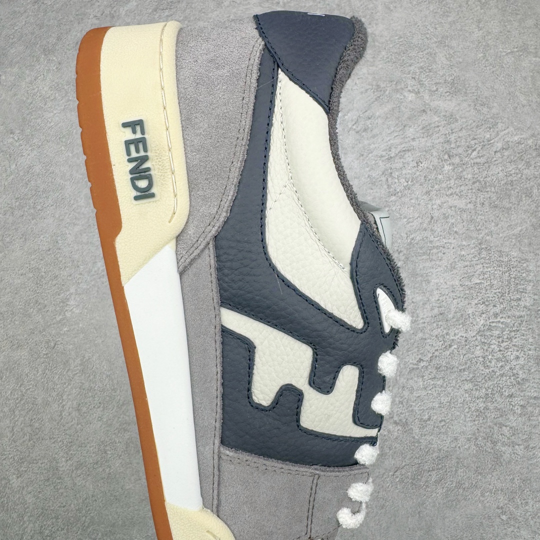 图片[6]-＃S版纯原 FENDI 芬迪 Match sneaters低帮运动鞋 独家定制 全身20几个细节点全部做到一致还原 吊打市面所有版本 独家原装套装配件官方同源 渠道原装订单 全套专柜包装物及配件#鞋底嵌入核心防伪芯片感应装置 FENDI芬迪match最新爆款情侣款运动鞋板鞋原版购入 高工艺无缝细空胶技术 贴楦误差0.05mm,鞋底采用固特异内外锁死工艺 最大限度弯折永不开胶 原鞋一致效果环保无味 鞋面采用麂皮和皮革拼接组合 logo内里采用毛巾绒里 上脚超级柔软 轻便 舒适搭配卫衣 尺码：35 36 37 38 39 40 41 42 43 44 45-选品中心