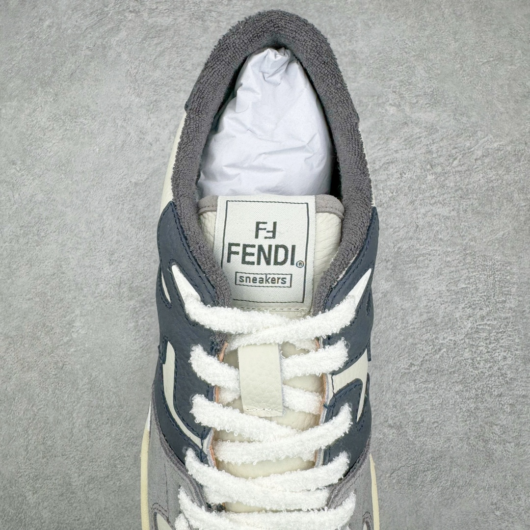 图片[5]-＃S版纯原 FENDI 芬迪 Match sneaters低帮运动鞋 独家定制 全身20几个细节点全部做到一致还原 吊打市面所有版本 独家原装套装配件官方同源 渠道原装订单 全套专柜包装物及配件#鞋底嵌入核心防伪芯片感应装置 FENDI芬迪match最新爆款情侣款运动鞋板鞋原版购入 高工艺无缝细空胶技术 贴楦误差0.05mm,鞋底采用固特异内外锁死工艺 最大限度弯折永不开胶 原鞋一致效果环保无味 鞋面采用麂皮和皮革拼接组合 logo内里采用毛巾绒里 上脚超级柔软 轻便 舒适搭配卫衣 尺码：35 36 37 38 39 40 41 42 43 44 45-选品中心