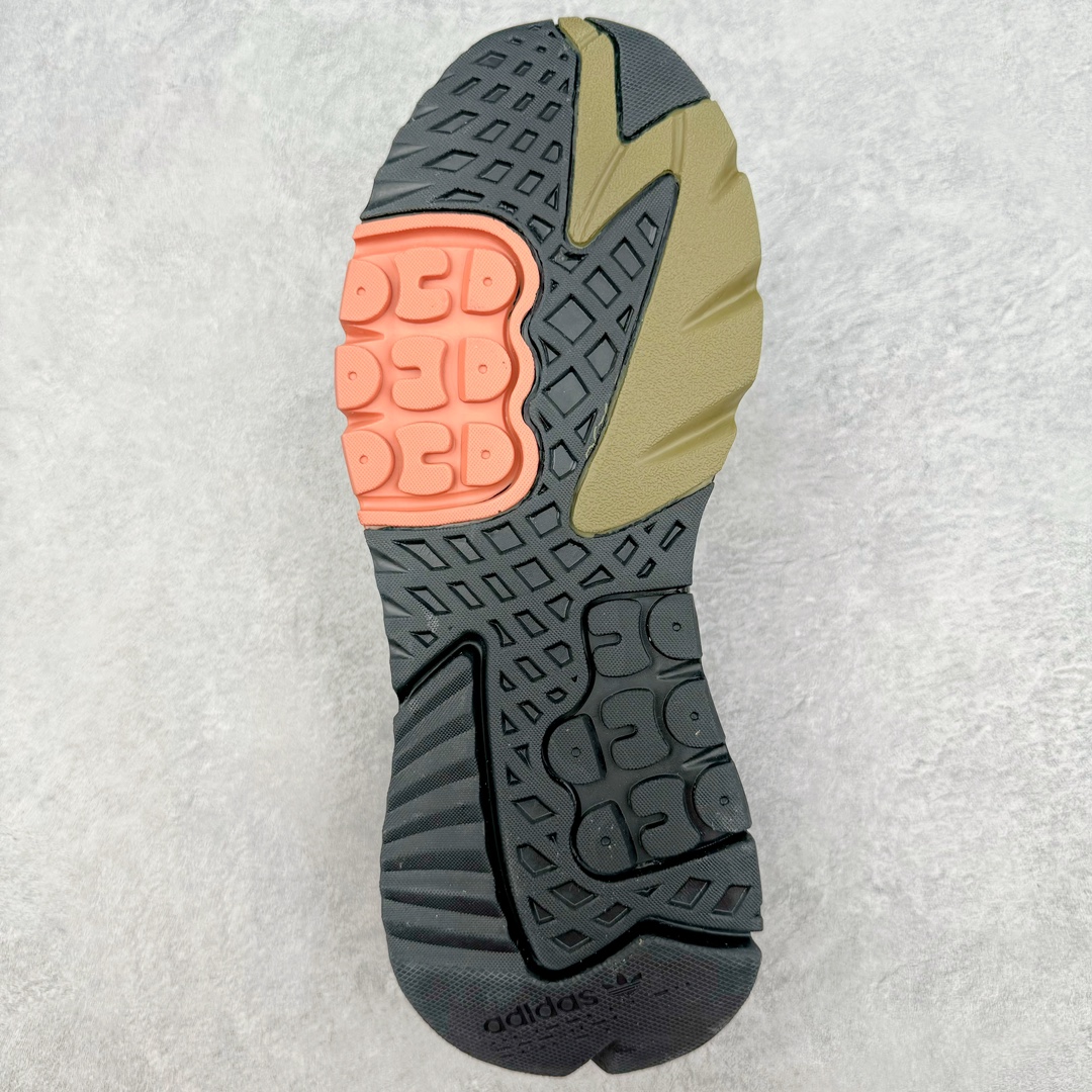 图片[9]-＃纯原福利 AD originals Nite Jogger Pride 夜行者减震耐磨低帮反光复古休闲百搭运动跑鞋 原厂材料 原厂大底 原装工艺 原鞋一致 记忆海绵 鞋眼使用原鞋一致电绣加针车工艺 后跟全部一致采用原鞋工艺 四针六线进口机 区别市面三针五线 头层皮打造 原厂流水标 3D喷漆 瞄漆 私家独模 网布搭配麂皮拼接打造鞋面 极具复古风格鞋头及鞋跟点缀3M反光设计 极为亮眼中底采用全掌Boost科技 厚度相当可观 脚感极佳 尺码：36 36⅔ 37⅓ 38 38⅔ 39⅓ 40 40⅔ 41⅓ 42 42⅔ 43⅓ 44 45-选品中心