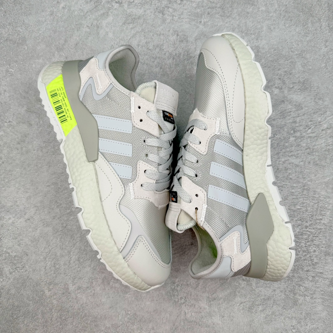 图片[3]-＃纯原福利 AD originals Nite Jogger Pride 夜行者减震耐磨低帮反光复古休闲百搭运动跑鞋 原厂材料 原厂大底 原装工艺 原鞋一致 记忆海绵 鞋眼使用原鞋一致电绣加针车工艺 后跟全部一致采用原鞋工艺 四针六线进口机 区别市面三针五线 头层皮打造 原厂流水标 3D喷漆 瞄漆 私家独模 网布搭配麂皮拼接打造鞋面 极具复古风格鞋头及鞋跟点缀3M反光设计 极为亮眼中底采用全掌Boost科技 厚度相当可观 脚感极佳 尺码：36 36⅔ 37⅓ 38 38⅔ 39⅓ 40 40⅔ 41⅓ 42 42⅔ 43⅓ 44 45-选品中心