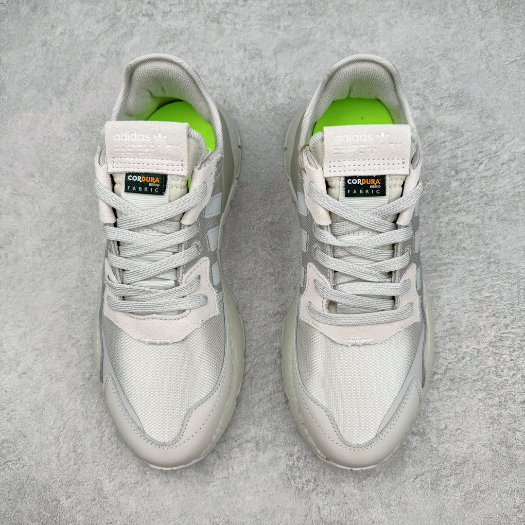 图片[2]-＃纯原福利 AD originals Nite Jogger Pride 夜行者减震耐磨低帮反光复古休闲百搭运动跑鞋 原厂材料 原厂大底 原装工艺 原鞋一致 记忆海绵 鞋眼使用原鞋一致电绣加针车工艺 后跟全部一致采用原鞋工艺 四针六线进口机 区别市面三针五线 头层皮打造 原厂流水标 3D喷漆 瞄漆 私家独模 网布搭配麂皮拼接打造鞋面 极具复古风格鞋头及鞋跟点缀3M反光设计 极为亮眼中底采用全掌Boost科技 厚度相当可观 脚感极佳 尺码：36 36⅔ 37⅓ 38 38⅔ 39⅓ 40 40⅔ 41⅓ 42 42⅔ 43⅓ 44 45-选品中心