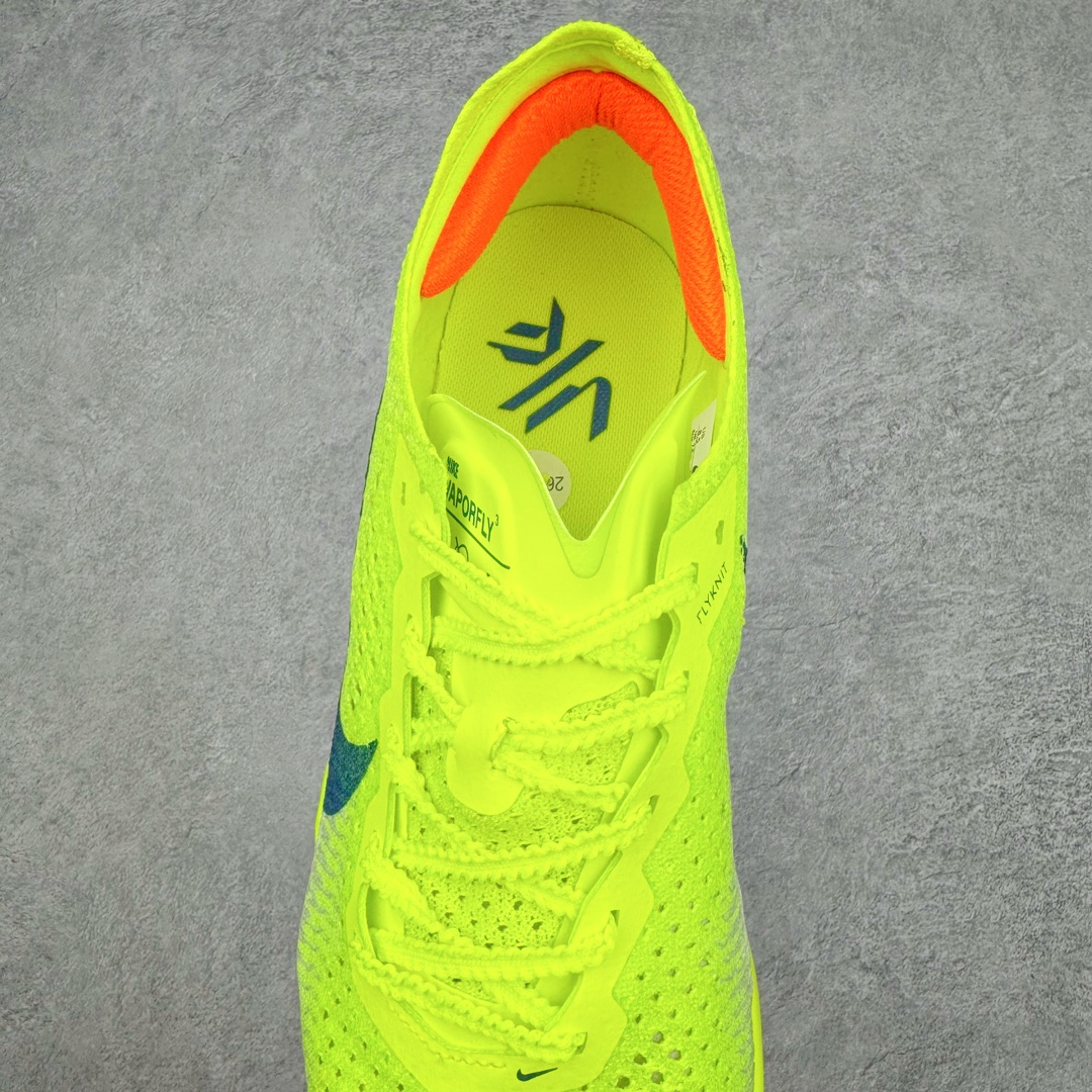 ＃纯原福利‼️
💰150 合作私
NK Zoom VaporFly Next 3% 编织飞线马拉松三代超级休运动跑鞋 泰光zp订单 真碳加持 保留了NK Systeml的突破性产品科技 且在这个基础上搭载了NK Flyknit鞋面 让这双为比赛竞速而打造的战靴更加轻盈、透气突破性的Zoom X泡棉带来NK跑步至今为止最为出色的能量回馈 
Size 详情看库存！
