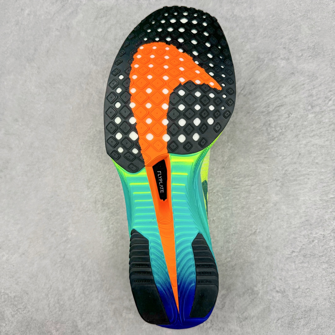 ＃纯原福利‼️
💰150 合作私
NK Zoom VaporFly Next 3% 编织飞线马拉松三代超级休运动跑鞋 泰光zp订单 真碳加持 保留了NK Systeml的突破性产品科技 且在这个基础上搭载了NK Flyknit鞋面 让这双为比赛竞速而打造的战靴更加轻盈、透气突破性的Zoom X泡棉带来NK跑步至今为止最为出色的能量回馈 
Size 详情看库存！

