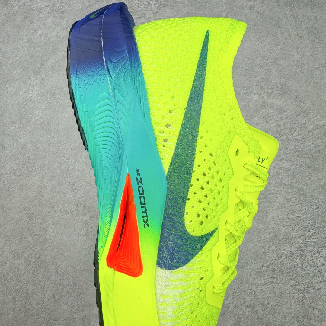 ＃纯原福利‼️
💰150 合作私
NK Zoom VaporFly Next 3% 编织飞线马拉松三代超级休运动跑鞋 泰光zp订单 真碳加持 保留了NK Systeml的突破性产品科技 且在这个基础上搭载了NK Flyknit鞋面 让这双为比赛竞速而打造的战靴更加轻盈、透气突破性的Zoom X泡棉带来NK跑步至今为止最为出色的能量回馈 
Size 详情看库存！
