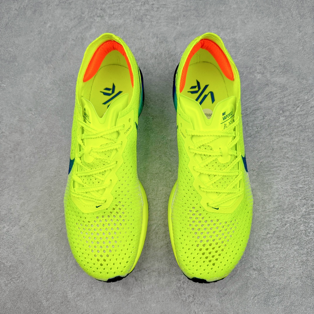 ＃纯原福利‼️
💰150 合作私
NK Zoom VaporFly Next 3% 编织飞线马拉松三代超级休运动跑鞋 泰光zp订单 真碳加持 保留了NK Systeml的突破性产品科技 且在这个基础上搭载了NK Flyknit鞋面 让这双为比赛竞速而打造的战靴更加轻盈、透气突破性的Zoom X泡棉带来NK跑步至今为止最为出色的能量回馈 
Size 详情看库存！
