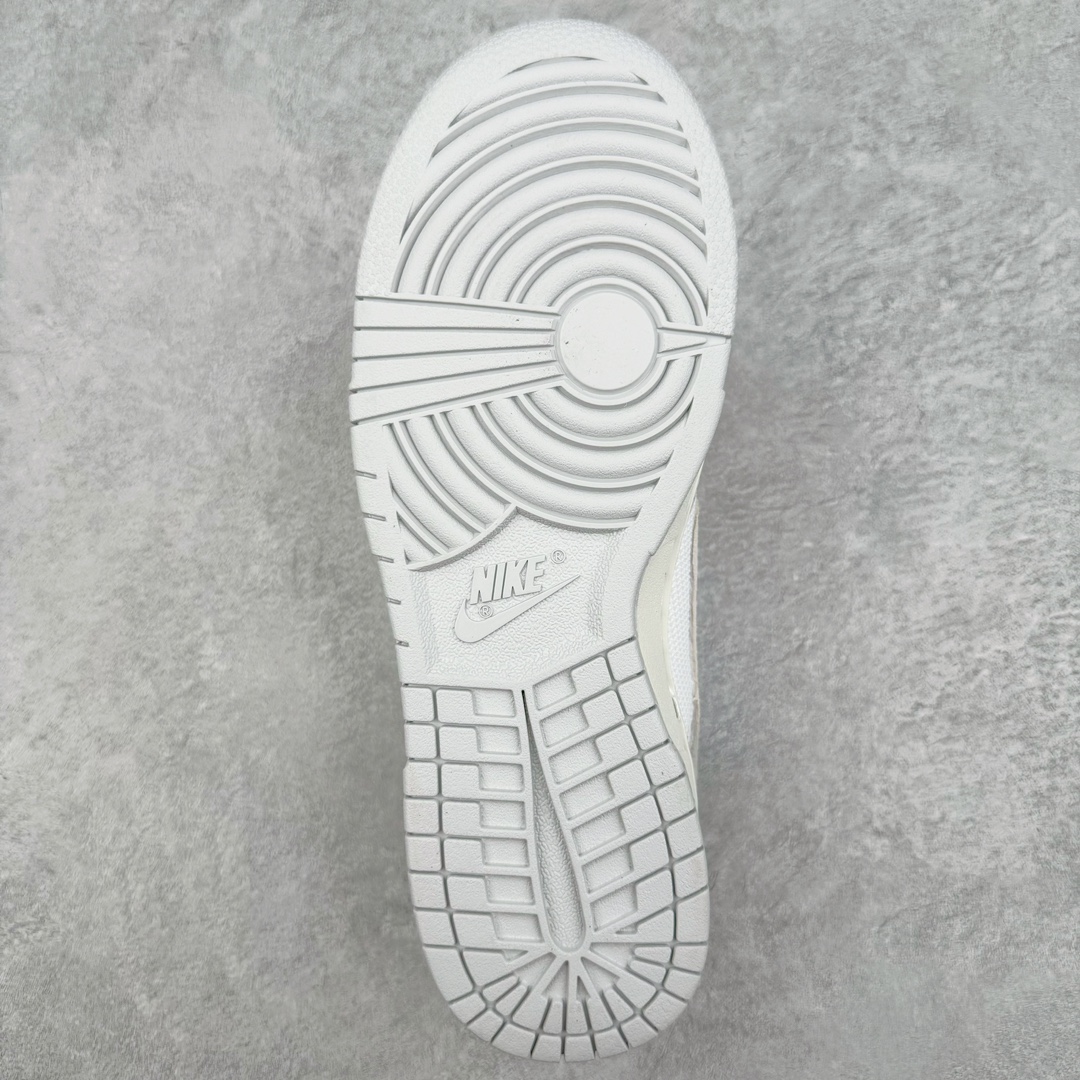 图片[9]-＃SS史诗 NK Dunk Low 潮流时尚舒适防滑耐磨低帮板鞋 全网最全Dunk系列配色 实力大厂出品 新配色陆续开发 利润个位数只为口碑 超强性价比 全套原纸板楦头开发 确保原汁原味 完美呈现DUNK版型 一比一鞋头弧度高度鞋身弧度 此版本只针对中端市场 皮料材质有所更替 其他数据细节工艺流程均保持一致 绝不口嗨 细节品控鞋型随意对比 独家私模官方第六代原厂航空铝磨具打磨大底 鞋头坡度极致还原 无解鞋型 原盒原配 圈内天花板工艺 原厂玻璃冲刀 超高清洁度 全鞋零毛边皮料切割 原厂中底布点胶 中底布拉帮走线遵循公司 尺码：36 36.5 37.5 38 38.5 39 40 40.5 41 42 42.5 43 44 44.5 45 46-选品中心
