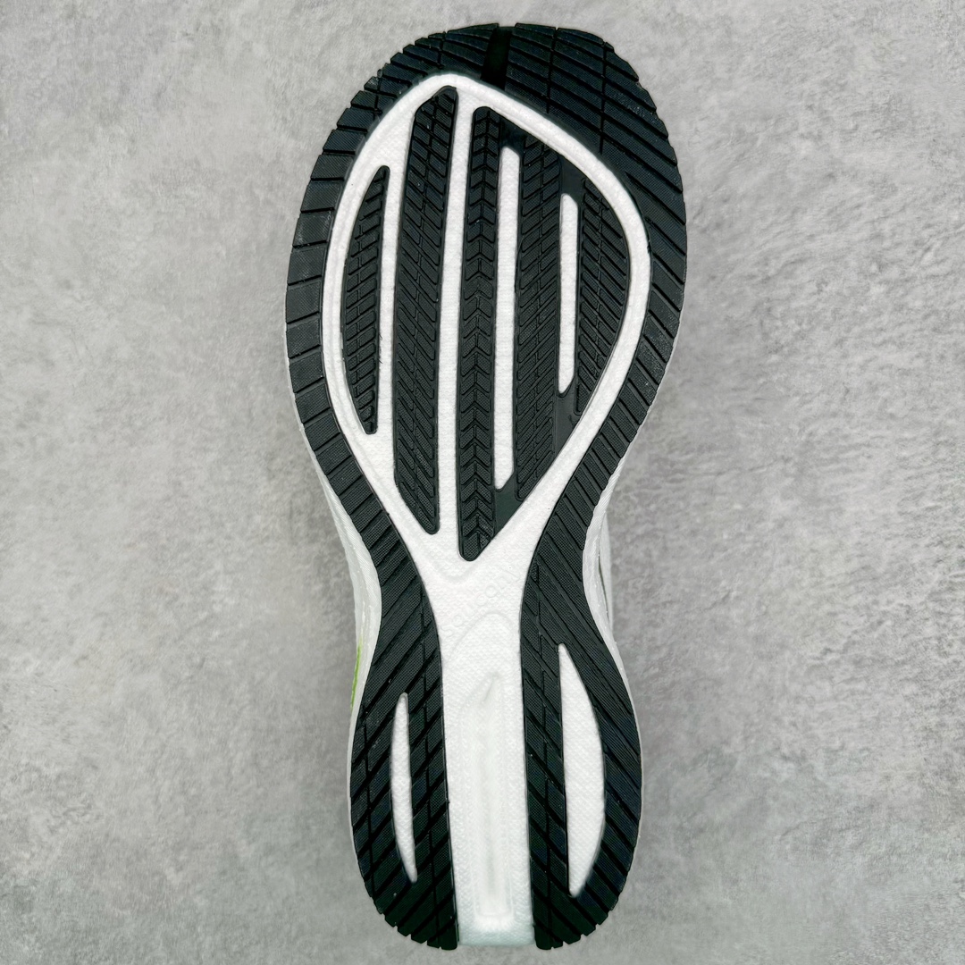 图片[9]-＃SG纯原 Saucony Triumph 21 索康尼胜利21代旗舰级缓震型跑鞋 性能相比前几代再升级：鞋面采用全新升级的工学网设计 贴合脚部更透气 中底部分使用最新的PWRRUN+材质 搭配PWRRUN+鞋垫使中底的大幅加厚 10mm坡差进一步提供缓震、回弹性能 内底则采用了FORMFIT动态适应系统 动态契合脚型 提升包裹性和舒适性 提供更卓越的动态回馈体验 XT-900橡胶大底 可提供良好的抓地力和较强抗磨性能 尺码：35.5 36 36.5 37.5 38 38.5 39 40 40.5 41 42 42.5 43 44 44.5 45-选品中心