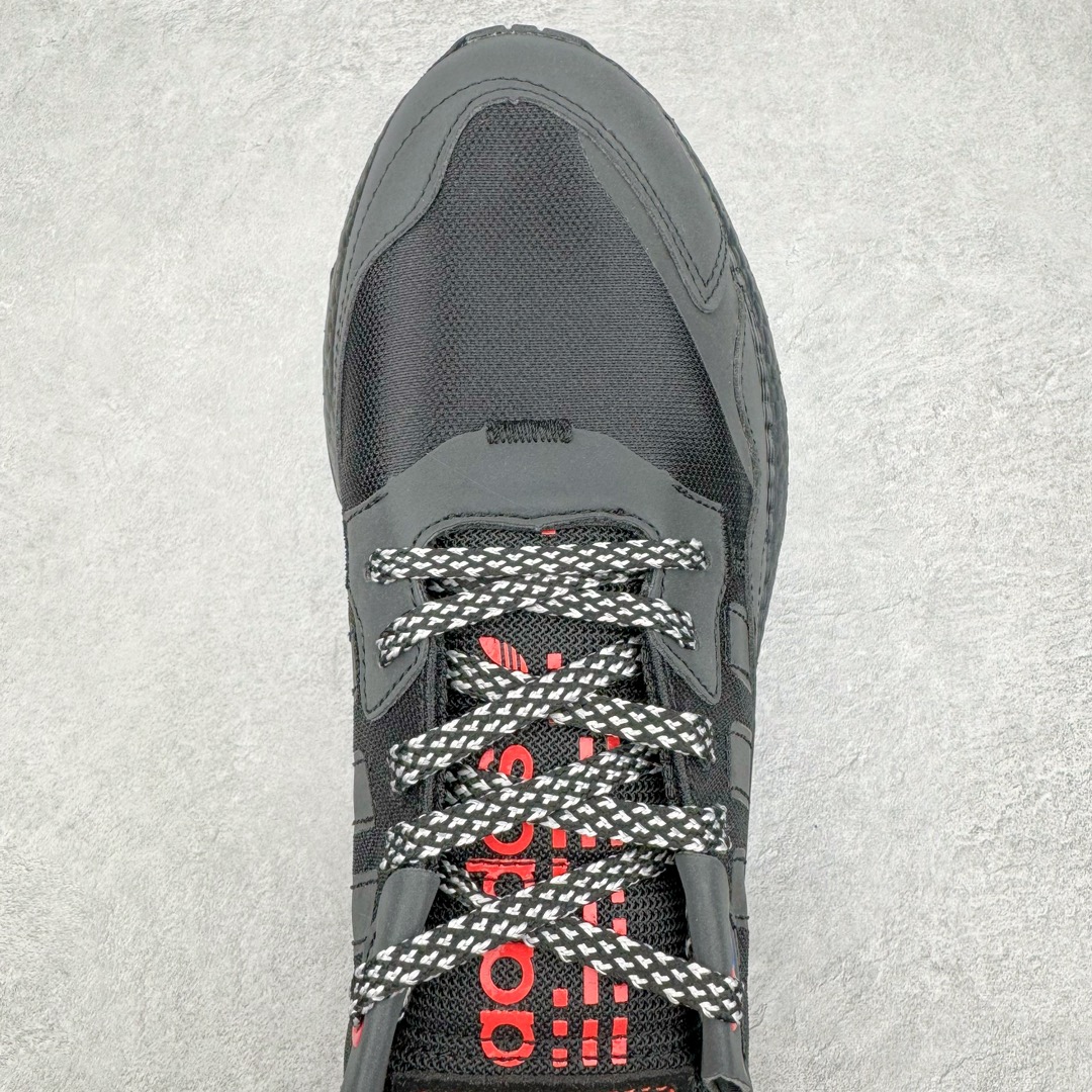 图片[4]-＃纯原福利 AD originals Nite Jogger Pride 夜行者减震耐磨低帮反光复古休闲百搭运动跑鞋 原厂材料 原厂大底 原装工艺 原鞋一致 记忆海绵 鞋眼使用原鞋一致电绣加针车工艺 后跟全部一致采用原鞋工艺 四针六线进口机 区别市面三针五线 头层皮打造 原厂流水标 3D喷漆 瞄漆 私家独模 网布搭配麂皮拼接打造鞋面 极具复古风格鞋头及鞋跟点缀3M反光设计 极为亮眼中底采用全掌Boost科技 厚度相当可观 脚感极佳 尺码：36 36⅔ 37⅓ 38 38⅔ 39⅓ 40 40⅔ 41⅓ 42 42⅔ 43⅓ 44 45-选品中心