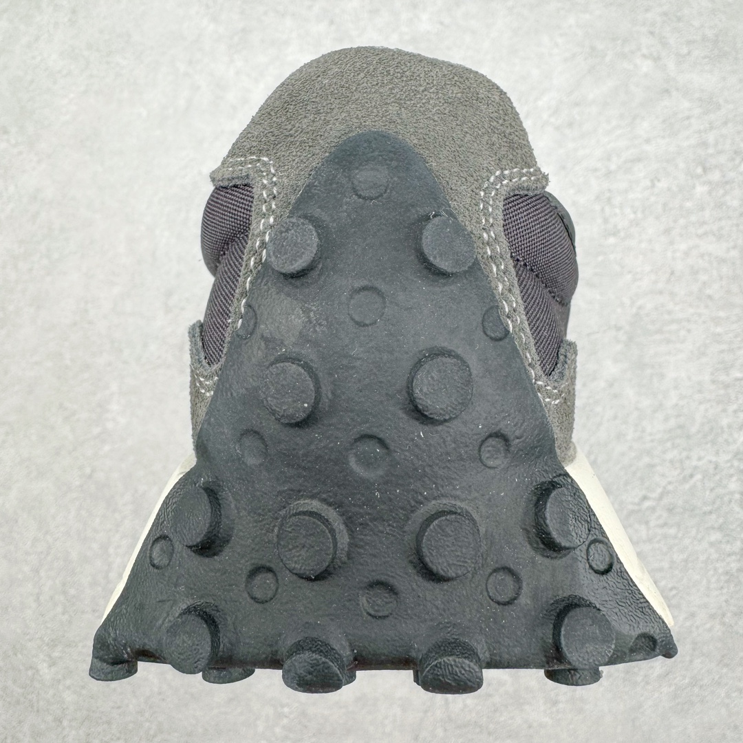 图片[8]-＃福利特价 New Balance MS327 NB新百伦系列复古休闲运动慢跑鞋 以更纯粹的复古风格设计打造的全新造型 侧身还以解构设计 将 N 字标志以做旧压花样式呈现 样式别具新意 而麂皮、冲孔皮革的塑造 则呈现出高级怀旧气质 也让鞋款在奢华时装风格与运动氛围之间达到了平衡 鞋身采用尼龙及猪巴革麂皮物料拼接构成 中底高弹PU材质及满丁防滑橡胶外底 尺码：36 37 37.5 38 38.5 39.5 40 40.5 41.5 42 42.5 43 44 45-选品中心