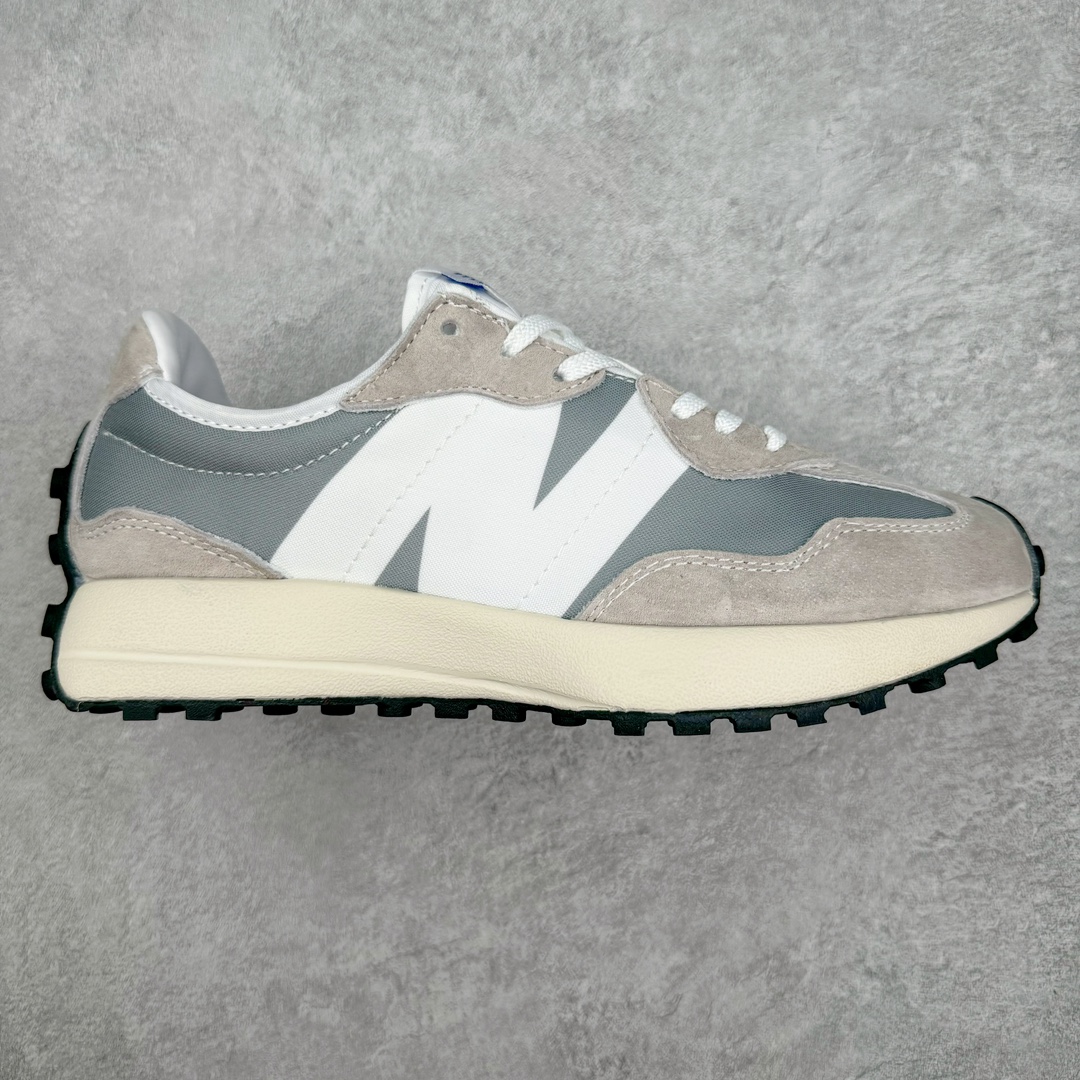 ＃福利特价 New Balance MS327 NB新百伦系列复古休闲运动慢跑鞋 以更纯粹的复古风格设计打造的全新造型 侧身还以解构设计 将 N 字标志以做旧压花样式呈现 样式别具新意 而麂皮、冲孔皮革的塑造 则呈现出高级怀旧气质 也让鞋款在奢华时装风格与运动氛围之间达到了平衡 鞋身采用尼龙及猪巴革麂皮物料拼接构成 中底高弹PU材质及满丁防滑橡胶外底 尺码：36 37 37.5 38 38.5 39.5 40 40.5 41.5 42 42.5 43 44 45-选品中心