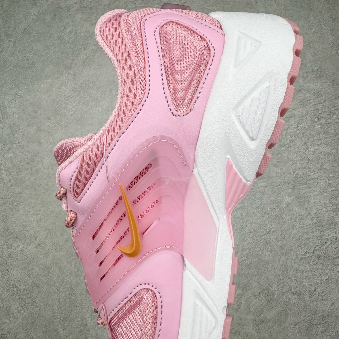 图片[7]-NK AIR PEGASUS 2K5 舒适百搭耐磨透气低帮跑步鞋时尚厚底老爹鞋 FV0390-121 Peg专为跑者打造的熟悉弹力脚感再度回归 助你攻克各种目标 再不然 也能为你增添足下风采 2K5 版保有你喜爱的灵敏度和适中支撑力 以及发想自 2000 年代初期跑者们的飘逸造型 鞋面采用皮革和网眼布材质打造 搭配上侧面的线条设计 十分吸睛 中底搭载了Air气垫 保证舒适的脚感反馈 尺码：36 36.5 37.5 38 38.5 39 40 40.5 41 42 42.5 43 44 45-选品中心