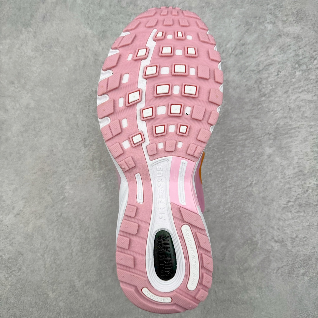 图片[9]-NK AIR PEGASUS 2K5 舒适百搭耐磨透气低帮跑步鞋时尚厚底老爹鞋 FV0390-121 Peg专为跑者打造的熟悉弹力脚感再度回归 助你攻克各种目标 再不然 也能为你增添足下风采 2K5 版保有你喜爱的灵敏度和适中支撑力 以及发想自 2000 年代初期跑者们的飘逸造型 鞋面采用皮革和网眼布材质打造 搭配上侧面的线条设计 十分吸睛 中底搭载了Air气垫 保证舒适的脚感反馈 尺码：36 36.5 37.5 38 38.5 39 40 40.5 41 42 42.5 43 44 45-选品中心