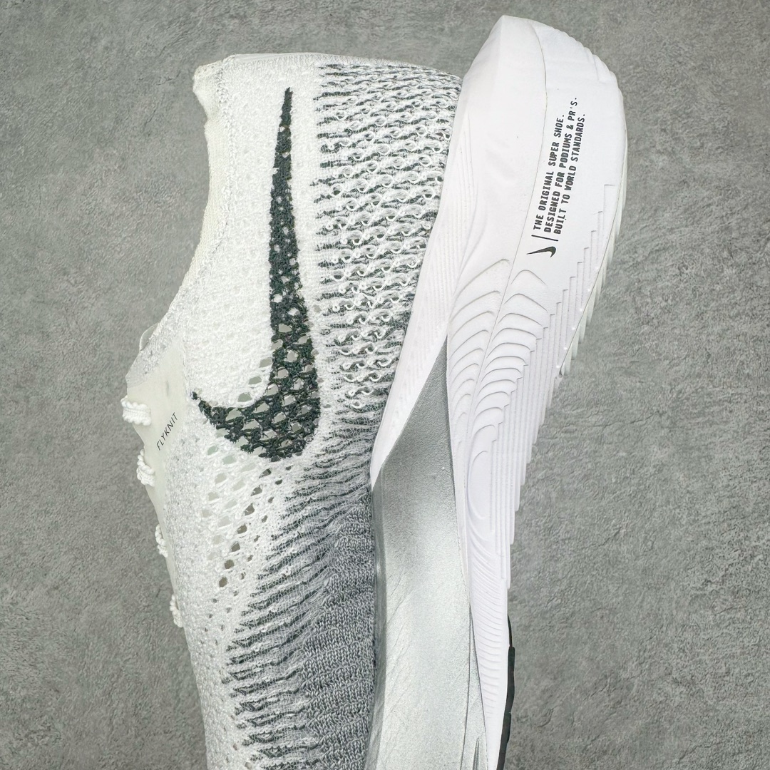 ＃纯原福利‼️
💰150 合作私
NK Zoom VaporFly Next 3% 编织飞线马拉松三代超级休运动跑鞋 泰光zp订单 真碳加持 保留了NK Systeml的突破性产品科技 且在这个基础上搭载了NK Flyknit鞋面 让这双为比赛竞速而打造的战靴更加轻盈、透气突破性的Zoom X泡棉带来NK跑步至今为止最为出色的能量回馈 
Size 详情看库存！
