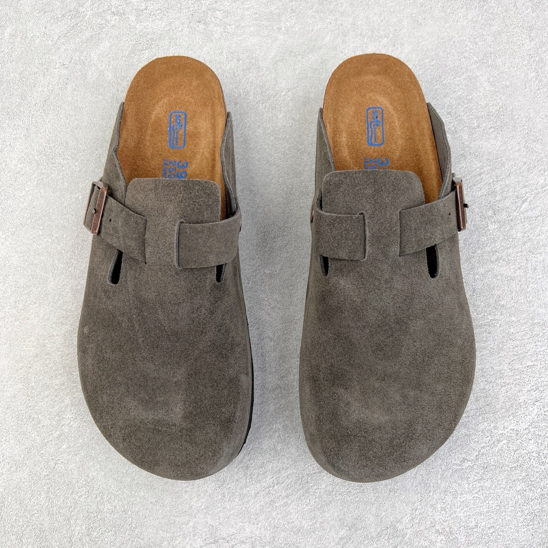 图片[3]-零售💰250 ＃DC Birkenstock Boston VL 勃肯软木底包头拖鞋 天鹅绒般的绒面革赋子休闲的经典外观 四季皆宜 柔软的鞋床采用额外的泡沫缓冲层 提供额外的舒适感和全天支撑 全网独家首发 源于德国的严谨工艺  牛巴戎面 中层松木 EVA 三层组合大底 优质牛皮面料五金扣 出口订单 尺码：35-44 编码：by2936050-运动鞋