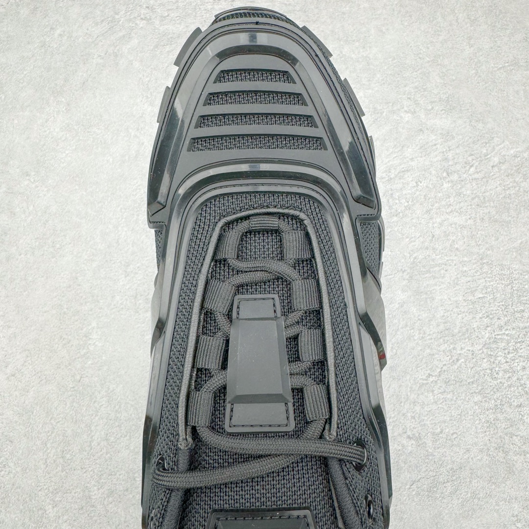 图片[4]-𝐏𝐑𝐀𝐃𝐀 普拉达春夏系列 专柜新款厚底松糕运动鞋系列外形是廓形设计 轮廓类似麦昆 厚底 鞋头饱满 宽版设计 底子是软弹那种 非常非常舒适 又觉得白色既运动 又可以休闲商务 日常便鞋最合适不过了 将艺术家Peterdepotter创作的标语纹样应用到鞋身设计加上了著名三角形徽标格外好看目普拉达 鞋面：布料进口防水降落伞 大底：TPU发泡大底 内里：进口羊皮内里 全新官方一致全套包装 尺码：35 36 37 38 39 40 41 42 43 44 45-选品中心