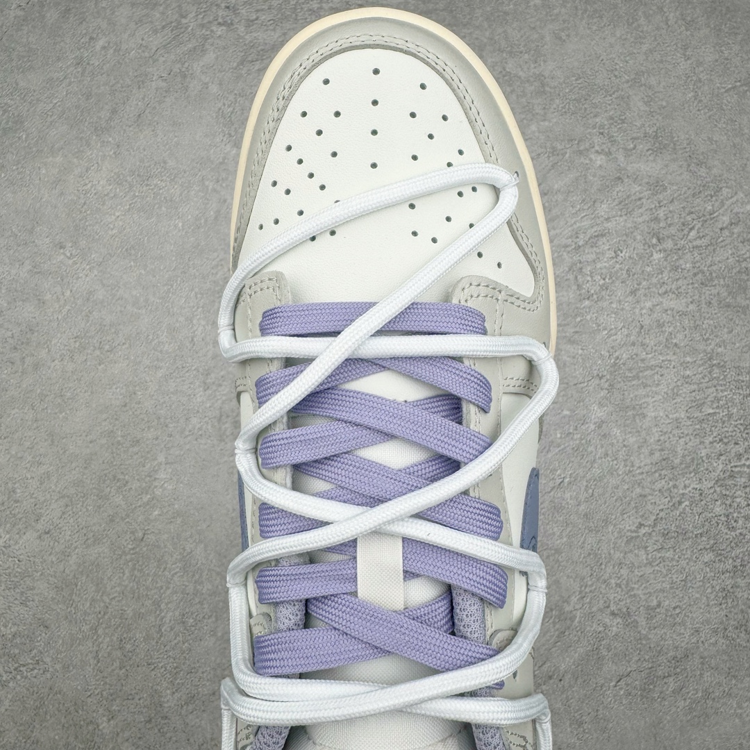 图片[4]-＃YC纯原福利 NK Dunk Low 解构 魅紫韵味 薰衣草白紫 DD1503-500 定制系列天花板 无原鞋不开发 全系列得物原鞋一比一校对开发 配色持续更新中 终端对接 优势输出 全套原厂楦头原纸板数据档案倾力打造 原汁原味莞产 极致还原 圈内最强针车工艺 高端零售指定版 广东原厂配套原盒原标 鞋盒分三个尺码段 原厂冲刀 超高清洁度 全鞋零毛边皮料切割 采用原厂百宏鞋带以及原厂百宏织唛舌标 内标可供原厂几率过验 进口原装条纹中底布 四线拉帮白色点胶 原厂拉帮手法遵循公司 原厂电绣 极致还原 尺码：35.5 36 36.5 37.5 38 38.5 39 40-选品中心