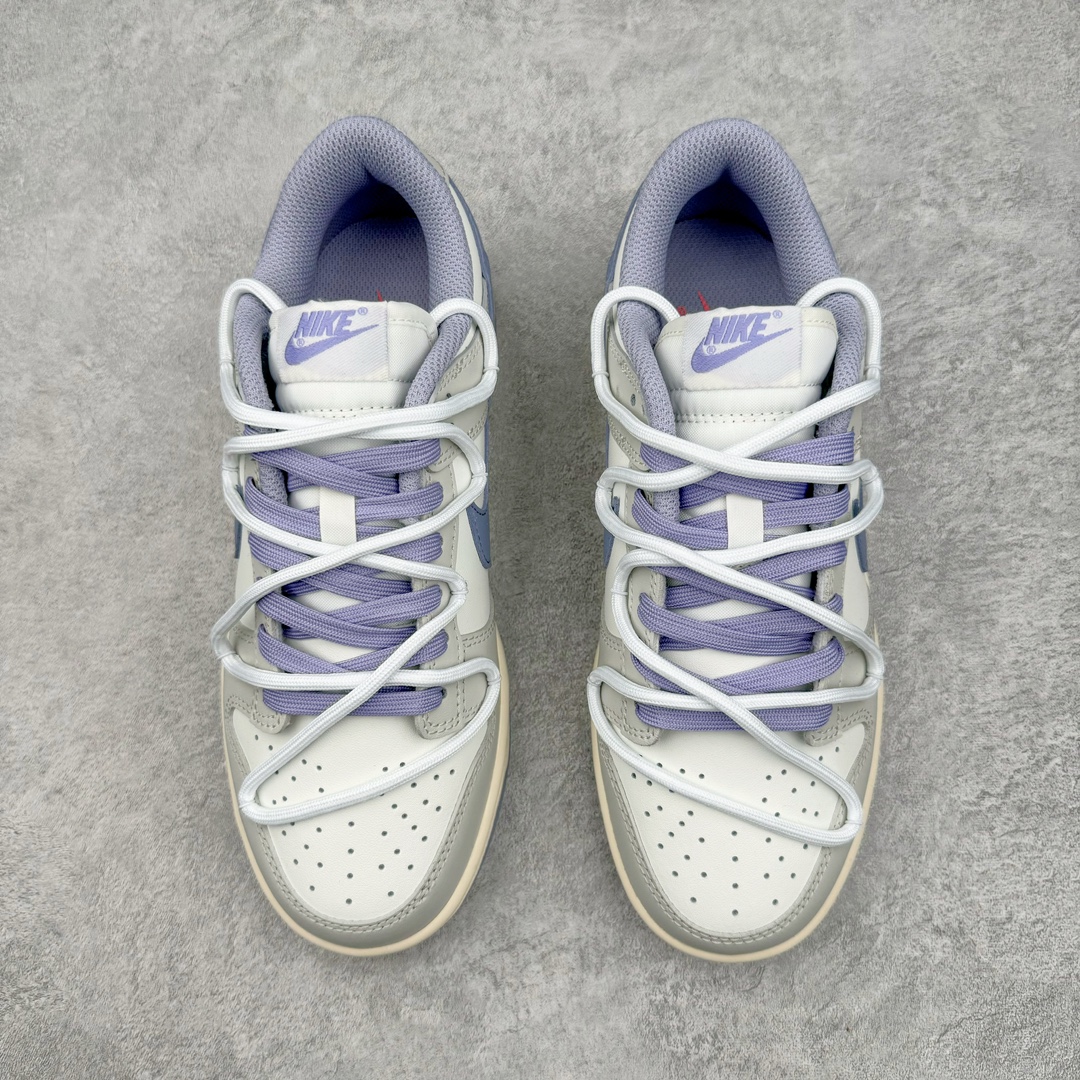 图片[2]-＃YC纯原福利 NK Dunk Low 解构 魅紫韵味 薰衣草白紫 DD1503-500 定制系列天花板 无原鞋不开发 全系列得物原鞋一比一校对开发 配色持续更新中 终端对接 优势输出 全套原厂楦头原纸板数据档案倾力打造 原汁原味莞产 极致还原 圈内最强针车工艺 高端零售指定版 广东原厂配套原盒原标 鞋盒分三个尺码段 原厂冲刀 超高清洁度 全鞋零毛边皮料切割 采用原厂百宏鞋带以及原厂百宏织唛舌标 内标可供原厂几率过验 进口原装条纹中底布 四线拉帮白色点胶 原厂拉帮手法遵循公司 原厂电绣 极致还原 尺码：35.5 36 36.5 37.5 38 38.5 39 40-选品中心