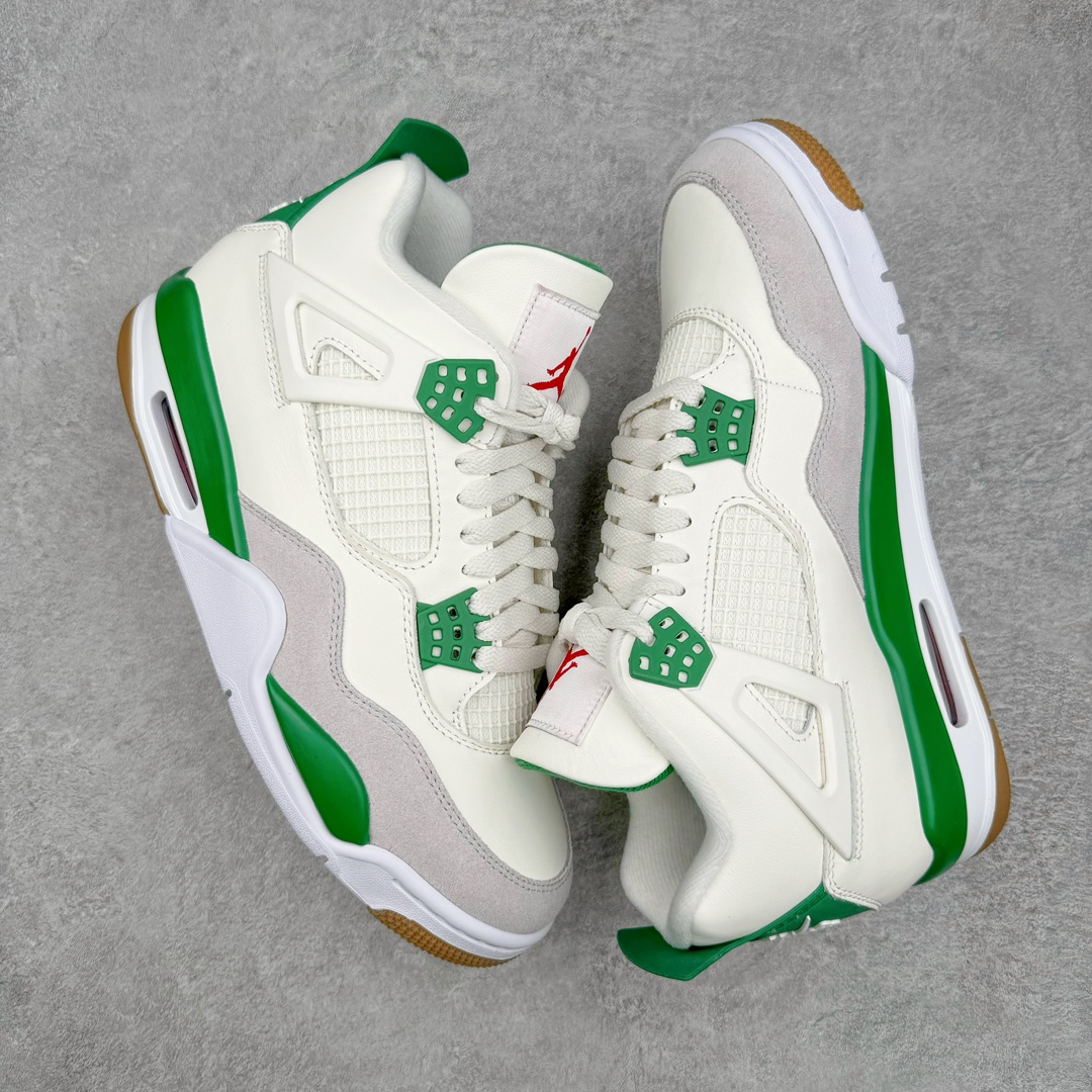 图片[3]-＃GX NK SB x Air Jordan AJ4 联名绿松石 白绿 DR5415-103 全新批次 重点区分市面 唯一正确细节 后跟饰片中心位置有合模线 超弹硅胶材质 内层不织布补强 补强为硅胶提供更强耐久性 避免断裂 圈内最强四代 独家外贸特供尺码含 45.5 49.5 50.5 耗时半年巨作 全套原纸板楦头开发 原厂特供皮料加持 确保原汁原味 完美呈现四代版型 一比一鞋头弧度高度鞋身弧度 数据细节工艺流程均保持原鞋一致 原厂TPU网格鞋带扣 正确内里网布 菱角分明不变形无多余毛边 柔软性质感一致于原鞋 市场唯一原厂鞋扣模具 背面可见隐藏注塑口 原厂织唛标 原厂飞人电绣工艺 尾指中部跳三针 独家绑鞋带手法 印刷中底布 四线拉帮 米色美纹纸贴合固定 进口港宝加持 后跟自然饱满 全鞋荧光划线卡点 追求极致完美 每一双都是工艺品 多重QC质检 超越公司货的品控标准 实实在在的免检产品 尺码：40 40.5 41 42 42.5 43 44 44.5 45 45.5 46 47.5 48.5 49.5 50.5-选品中心