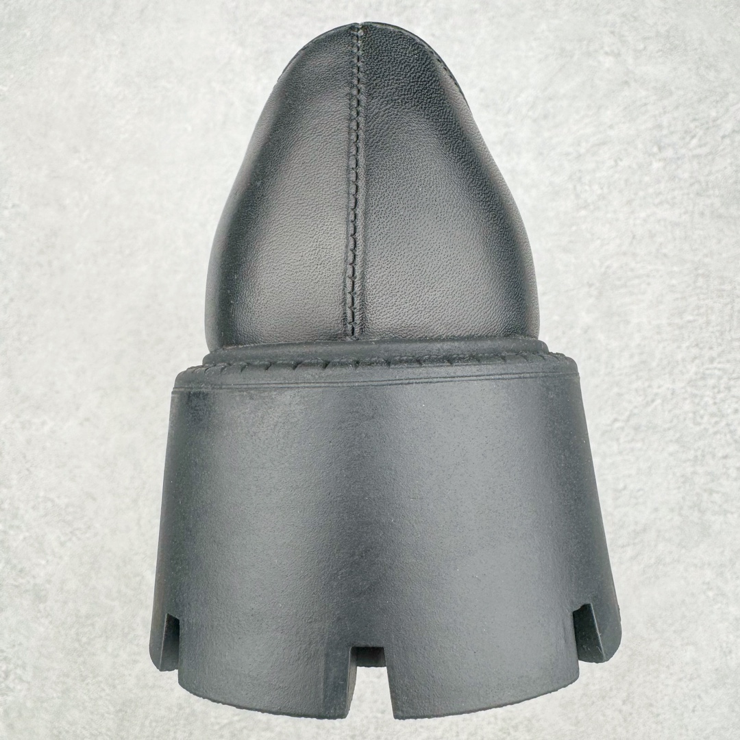 图片[8]-＃GD广顶 Balenciaga Trooper 巴黎世家时尚系带牛皮厚底德比鞋 象征着时尚的前沿 款式典雅而时尚 突显法式高雅气息 众多国内外一线潮流明星上脚加持 舒适鞋面 具有很好的延展性和透气性 外观设计鞋身运用简洁的黑色进行搭配 上脚颜值高 鞋跟耐磨性强 不易打滑 尺码：39-45（偏大一码）-选品中心