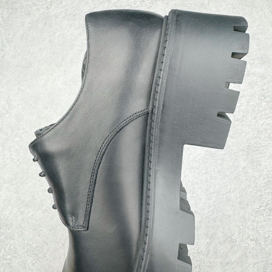 图片[7]-＃GD广顶 Balenciaga Trooper 巴黎世家时尚系带牛皮厚底德比鞋 象征着时尚的前沿 款式典雅而时尚 突显法式高雅气息 众多国内外一线潮流明星上脚加持 舒适鞋面 具有很好的延展性和透气性 外观设计鞋身运用简洁的黑色进行搭配 上脚颜值高 鞋跟耐磨性强 不易打滑 尺码：39-45（偏大一码）-选品中心