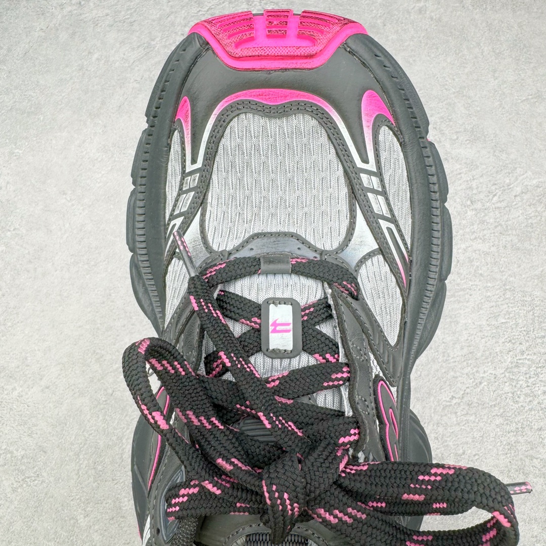 图片[4]-＃XA BALENCIAGA 10XL Sneakers 巴黎世家十二代网布系带低帮走秀复古老爹鞋 全套原纸板楦头开发 最原汁原味的灵魂版型 全鞋荧光划线卡点 胶水把控整洁度追求极致完美 每一双都是工艺品 多重QC质检 超越公司货的品控标准 实实在在的免检产品 原盒原配 正确字体电绣 粗细、位置、大小正确 侧边TPU 透气孔匹配意产原版 正确分离大底 TPU软底 原版一致大底LOGO 立体感十足 原厂皮料水洗做旧 采购原厂网纱 不含皮革 网布材料和聚氨酯 磨损效果 展现品牌对于新潮事物的热情 这款鞋子拥有巨大尺寸和醒目设计 符合当下”老爹鞋”的趋势 鞋子采用银灰配色 营造出低调而不失华丽的效果 10XL的尺码使它成为市场中最显眼的存在 适合追求个性化的人群 Balenciaga始终站在时尚前沿 此次发布的产品再次体现了他们的创新能力 尺码：35 36 37 38 39 40 41 42 43 44 45 46-选品中心