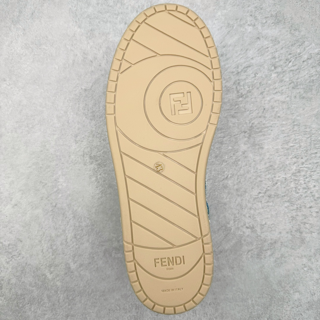 图片[9]-＃S版纯原 FENDI 芬迪 Match sneaters低帮运动鞋 独家定制 全身20几个细节点全部做到一致还原 吊打市面所有版本 独家原装套装配件官方同源 渠道原装订单 全套专柜包装物及配件#鞋底嵌入核心防伪芯片感应装置 FENDI芬迪match最新爆款情侣款运动鞋板鞋原版购入 高工艺无缝细空胶技术 贴楦误差0.05mm,鞋底采用固特异内外锁死工艺 最大限度弯折永不开胶 原鞋一致效果环保无味 鞋面采用麂皮和皮革拼接组合 logo内里采用毛巾绒里 上脚超级柔软 轻便 舒适搭配卫衣 尺码：35 36 37 38 39 40 41 42 43 44 45-选品中心