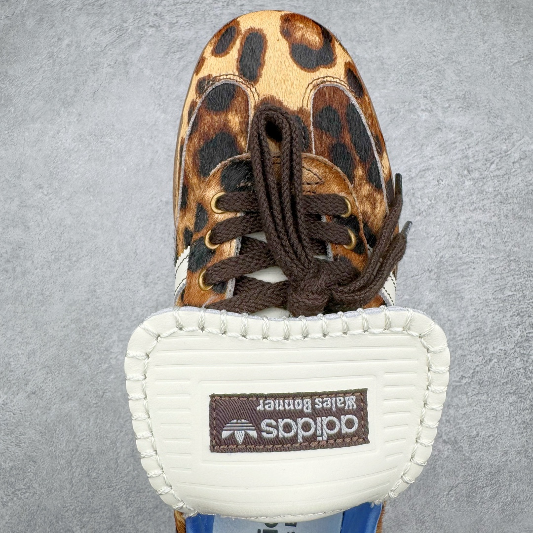 图片[4]-＃S2纯原 Wales Bonner x AD Originals Samba Classic 桑巴舞系列绅士德训足球风百搭低帮休闲运动板鞋 棕色豹纹 IE0578 目前市面最强版本 正确细节皮料 伦敦时装品牌 Wales Bonner 携手Originals 打造 2022 最新春夏联名系列。本次为双方的第四度合作，灵感汲取了设计师 Grace Wales Bonner 对于 70、80 年代 Burkina Faso 音乐、摄影方面的研究，选择 Country 与 Samba 两双经典鞋款进行打造。随着 SAMBA 热风的不断席卷，不少品牌与 adidas Originals 的例行合作款式也逐渐受人关注。目前已经曝光两款全新合作鞋款的 Wales Bonner 如今再度曝光一款全新配色 SAMBA 联名。此次合作款式主打亮银反光配色，丝线编织三道杠以及加长鞋舌设计，想必穿着起来回头率也是不低！尺码：35⅔ 36 36⅔ 37⅓ 38 38⅔ 39⅓ 40 40⅔ 41⅓ 42 42⅔ 43⅓ 44 44⅔ 45-选品中心