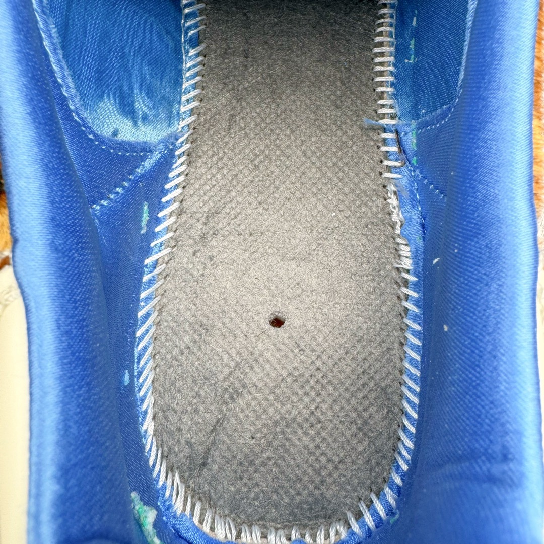 图片[9]-＃S2纯原 Wales Bonner x AD Originals Samba Classic 桑巴舞系列绅士德训足球风百搭低帮休闲运动板鞋 棕色豹纹 IE0578 目前市面最强版本 正确细节皮料 伦敦时装品牌 Wales Bonner 携手Originals 打造 2022 最新春夏联名系列。本次为双方的第四度合作，灵感汲取了设计师 Grace Wales Bonner 对于 70、80 年代 Burkina Faso 音乐、摄影方面的研究，选择 Country 与 Samba 两双经典鞋款进行打造。随着 SAMBA 热风的不断席卷，不少品牌与 adidas Originals 的例行合作款式也逐渐受人关注。目前已经曝光两款全新合作鞋款的 Wales Bonner 如今再度曝光一款全新配色 SAMBA 联名。此次合作款式主打亮银反光配色，丝线编织三道杠以及加长鞋舌设计，想必穿着起来回头率也是不低！尺码：35⅔ 36 36⅔ 37⅓ 38 38⅔ 39⅓ 40 40⅔ 41⅓ 42 42⅔ 43⅓ 44 44⅔ 45-选品中心