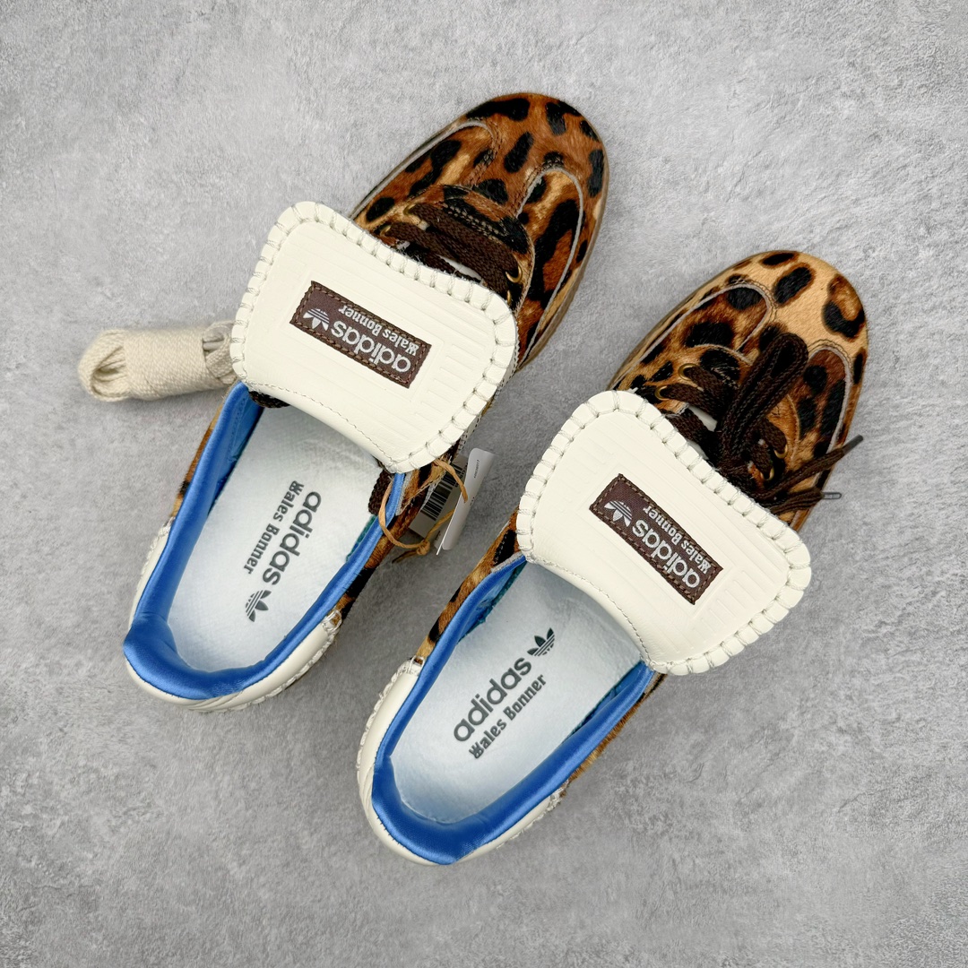图片[3]-＃S2纯原 Wales Bonner x AD Originals Samba Classic 桑巴舞系列绅士德训足球风百搭低帮休闲运动板鞋 棕色豹纹 IE0578 目前市面最强版本 正确细节皮料 伦敦时装品牌 Wales Bonner 携手Originals 打造 2022 最新春夏联名系列。本次为双方的第四度合作，灵感汲取了设计师 Grace Wales Bonner 对于 70、80 年代 Burkina Faso 音乐、摄影方面的研究，选择 Country 与 Samba 两双经典鞋款进行打造。随着 SAMBA 热风的不断席卷，不少品牌与 adidas Originals 的例行合作款式也逐渐受人关注。目前已经曝光两款全新合作鞋款的 Wales Bonner 如今再度曝光一款全新配色 SAMBA 联名。此次合作款式主打亮银反光配色，丝线编织三道杠以及加长鞋舌设计，想必穿着起来回头率也是不低！尺码：35⅔ 36 36⅔ 37⅓ 38 38⅔ 39⅓ 40 40⅔ 41⅓ 42 42⅔ 43⅓ 44 44⅔ 45-选品中心