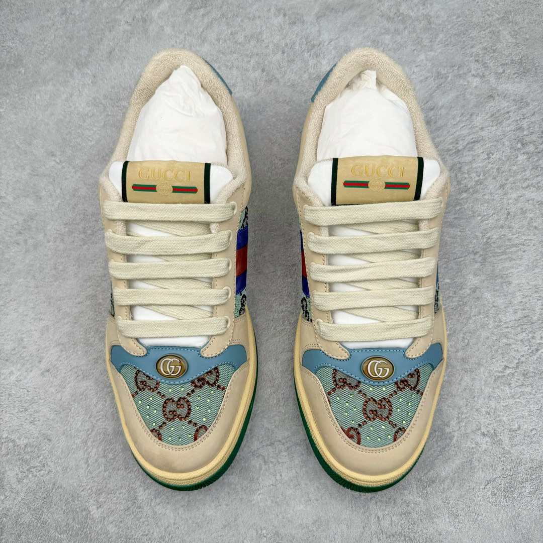 图片[2]-零售💰410 ＃M纯原 Gucci Screener sneaker 古驰双G小脏鞋系列复古怀旧校园风低帮板鞋 全套原楦原纸版原鞋开模 全网最具灵魂的版型 鞋头上翘1.6CM 后跟自然弧度内收 双G珐琅 条纹清晰 原厂五金带3M反光 原装意大利进口里外全皮 纯手工水洗做旧处理 侧面条纹饰带 原厂定制 零串色零起毛 大底防滑网格由里到外大小逐渐递减 原厂数据电绣 清晰立体 多边形闪钻大小一致带光泽 全鞋电脑针车 紧密相连 针距密度一致 环保乳胶注塑鞋垫 厚度脚感还原原版 皮面裁剪部位 统一油边封口工艺 大底组合零偏差 挑战各种艺术家 右脚鞋侧嵌入NFC防伪芯片装置＋鞋盒标二唯码扫描 秒进官网 专柜全套包装 防尘袋 说明书 质保卡 购物袋 Size：35 36 37 38 39 40 41 42 43 44 45 编码：by4936010-运动鞋