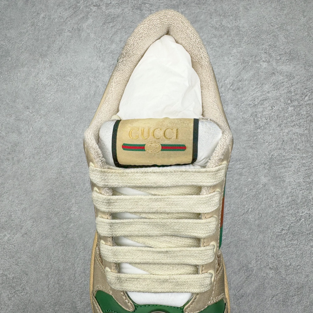 图片[5]-零售💰410 ＃M纯原 Gucci Screener sneaker 古驰双G小脏鞋系列复古怀旧校园风低帮板鞋 全套原楦原纸版原鞋开模 全网最具灵魂的版型 鞋头上翘1.6CM 后跟自然弧度内收 双G珐琅 条纹清晰 原厂五金带3M反光 原装意大利进口里外全皮 纯手工水洗做旧处理 侧面条纹饰带 原厂定制 零串色零起毛 大底防滑网格由里到外大小逐渐递减 原厂数据电绣 清晰立体 多边形闪钻大小一致带光泽 全鞋电脑针车 紧密相连 针距密度一致 环保乳胶注塑鞋垫 厚度脚感还原原版 皮面裁剪部位 统一油边封口工艺 大底组合零偏差 挑战各种艺术家 右脚鞋侧嵌入NFC防伪芯片装置＋鞋盒标二唯码扫描 秒进官网 专柜全套包装 防尘袋 说明书 质保卡 购物袋 Size：35 36 37 38 39 40 41 42 43 44 45 编码：by4936010-运动鞋