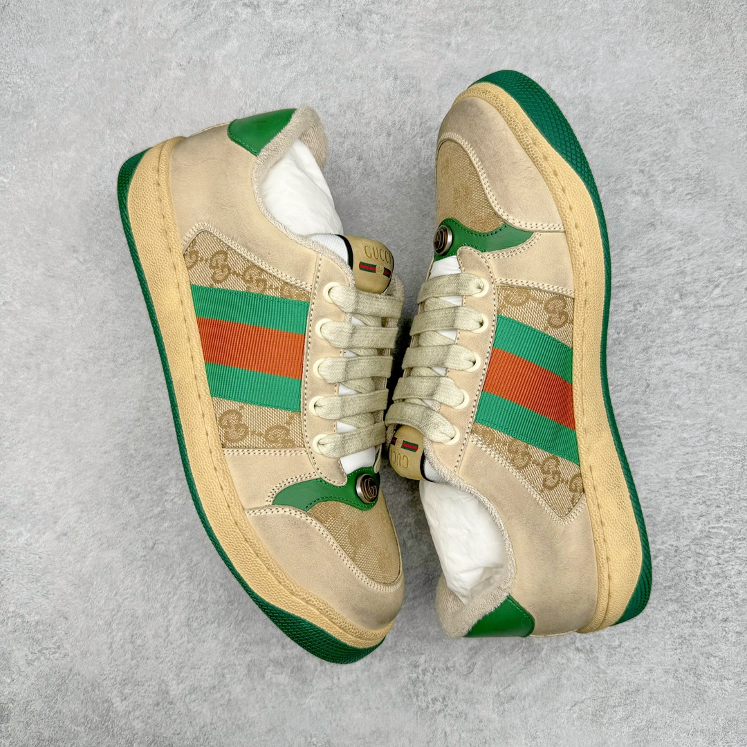 图片[3]-零售💰410 ＃M纯原 Gucci Screener sneaker 古驰双G小脏鞋系列复古怀旧校园风低帮板鞋 全套原楦原纸版原鞋开模 全网最具灵魂的版型 鞋头上翘1.6CM 后跟自然弧度内收 双G珐琅 条纹清晰 原厂五金带3M反光 原装意大利进口里外全皮 纯手工水洗做旧处理 侧面条纹饰带 原厂定制 零串色零起毛 大底防滑网格由里到外大小逐渐递减 原厂数据电绣 清晰立体 多边形闪钻大小一致带光泽 全鞋电脑针车 紧密相连 针距密度一致 环保乳胶注塑鞋垫 厚度脚感还原原版 皮面裁剪部位 统一油边封口工艺 大底组合零偏差 挑战各种艺术家 右脚鞋侧嵌入NFC防伪芯片装置＋鞋盒标二唯码扫描 秒进官网 专柜全套包装 防尘袋 说明书 质保卡 购物袋 Size：35 36 37 38 39 40 41 42 43 44 45 编码：by4936010-运动鞋