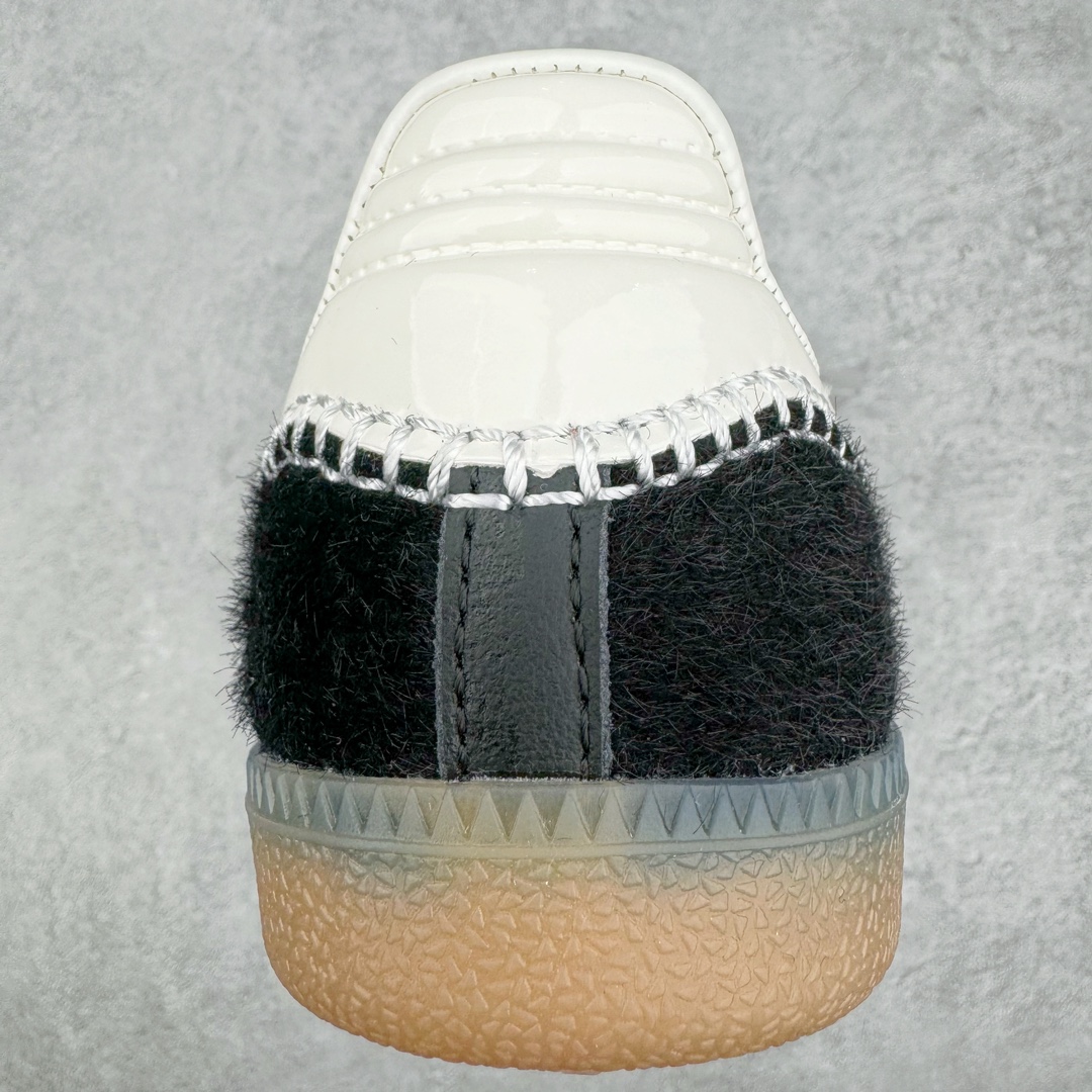 图片[8]-＃yh Wales Bonner x AD Originals Samba Classic 桑巴舞系列绅士德训足球风百搭低帮休闲运动板鞋 IE0580 伦敦时装品牌 Wales Bonner 携手Originals 打造 2022 最新春夏联名系列。本次为双方的第四度合作，灵感汲取了设计师 Grace Wales Bonner 对于 70、80 年代 Burkina Faso 音乐、摄影方面的研究，选择 Country 与 Samba 两双经典鞋款进行打造。随着 SAMBA 热风的不断席卷，不少品牌与 adidas Originals 的例行合作款式也逐渐受人关注。目前已经曝光两款全新合作鞋款的 Wales Bonner 如今再度曝光一款全新配色 SAMBA 联名。此次合作款式主打亮银反光配色，丝线编织三道杠以及加长鞋舌设计，想必穿着起来回头率也是不低！尺码：35⅔ 36 36⅔ 37⅓ 38 38⅔ 39⅓ 40 40⅔ 41⅓ 42 42⅔ 43⅓ 44 44⅔ 45-选品中心