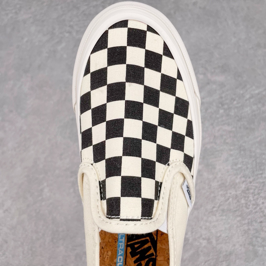 图片[4]-零售💰170 ＃Top纯原福利‼Vans Slip-On VR3 黑白棋盘格 舒适一脚蹬帆布鞋 鞋面采用环保物料制造的材质加上不规则棋盘格的图样依旧十分百搭 鞋垫也是环保理念制作的 EcoCush 轻便速干可降解的环保木塞鞋垫上脚脚感舒适软弹 原鞋开发 原厂整套流水线代工出货 品质毋庸置疑 匠心打造 高端市场专供 懂货的老铁 开箱拿在手上一眼就很哇塞的这种 偏大一码 尺码：35 36 36.5 37 38 38.5 39 40 40.5 41 42 42.5 43 44 编码：by1936070-运动鞋