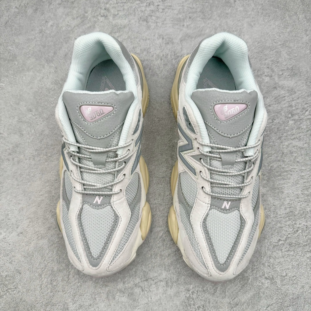 图片[2]-＃纯原 New Balance NB9060 复古运动鞋 新百伦又带来了新鞋型 并且是与芝加哥街头品牌 Joe Freshgoods 的联名款 鞋身主体采用了类似 990 系列的设计风格 与传统复古慢跑鞋区别不大 最大的变化就是鞋底部分 在传统设计的中底外层 增加了多个分区的模块 圆润的线条设计与我们熟悉的 New Balance 风格截然不同 但与同样充满弧形线条的鞋面搭配，看起来毫无违和感 尺码：36-45-选品中心