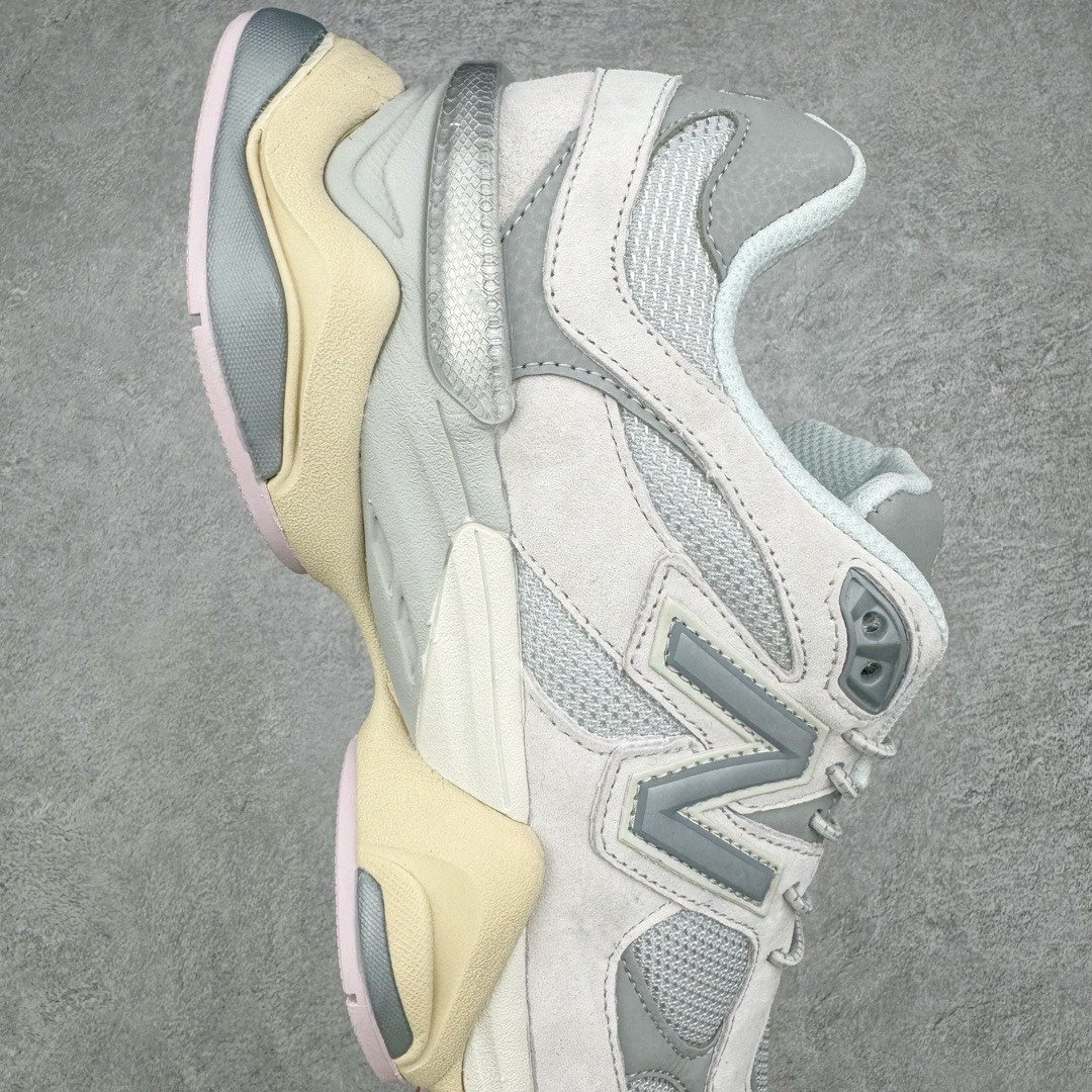 图片[6]-＃纯原 New Balance NB9060 复古运动鞋 新百伦又带来了新鞋型 并且是与芝加哥街头品牌 Joe Freshgoods 的联名款 鞋身主体采用了类似 990 系列的设计风格 与传统复古慢跑鞋区别不大 最大的变化就是鞋底部分 在传统设计的中底外层 增加了多个分区的模块 圆润的线条设计与我们熟悉的 New Balance 风格截然不同 但与同样充满弧形线条的鞋面搭配，看起来毫无违和感 尺码：36-45-选品中心