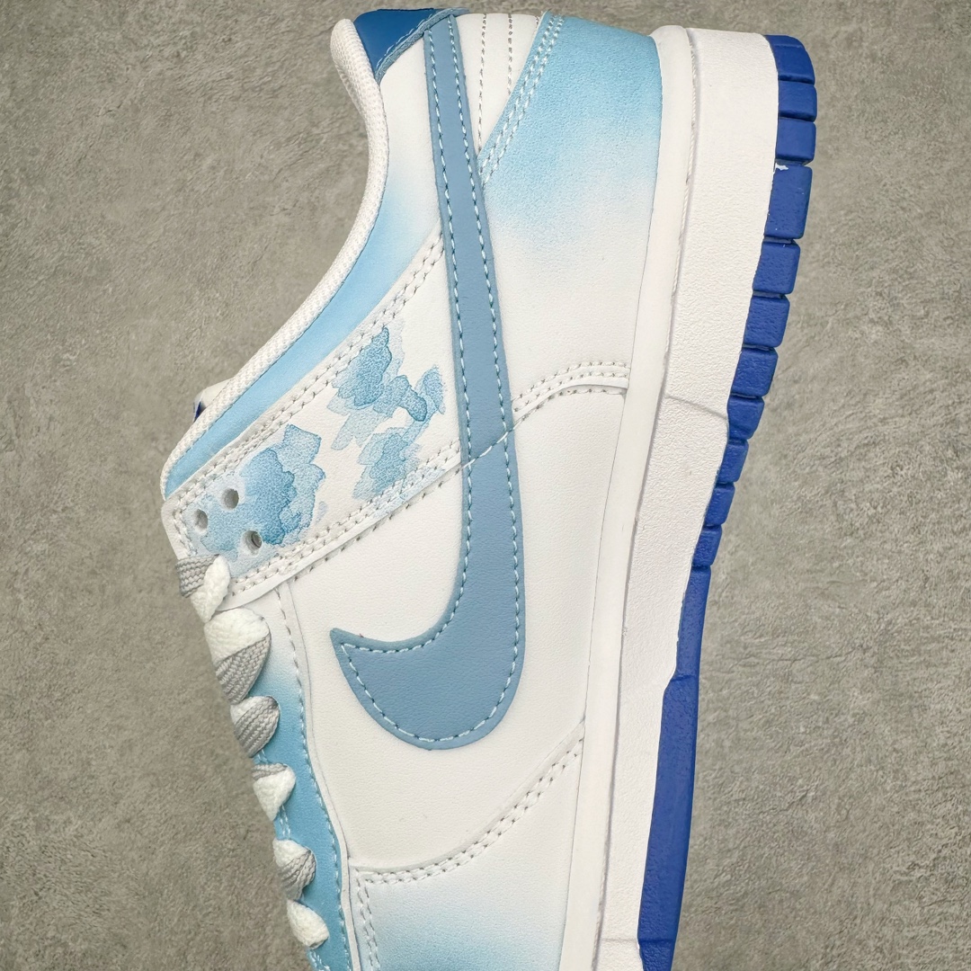 图片[7]-零售💰280 NK Dunk Low Retro 解构定制配色 三太子敖丙 青花瓷蓝白 DV0831-104 以拆线为创作灵感 结合OW拆解鞋带的风格 以DUNK进行设计 并加入了解构风独特的元素 同时给鞋子做了旧vibe风的效果 让整体效果更加潮流 SIZE：36 36.5 37.5 38 38.5 39 40 40.5 41 42 42.5 43 44 44.5 45 46 47.5 编码：Wby2936080-运动鞋