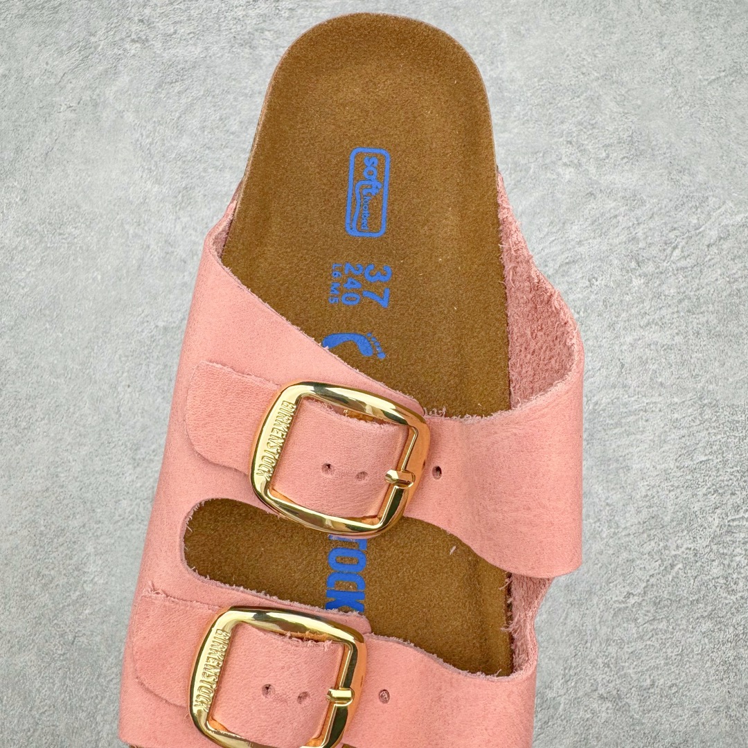 图片[5]-零售💰230 ＃DC Birkenstock Arizona 系列勃肯皮革绒面双扣时尚凉拖鞋 牛皮绒面革质地柔软 搭配可调节鞋扣提升穿着舒适度 人体工学设计分散脚部压力 保护脚踝 软木乳胶鞋床具有一定的收缩性 长时间穿着后能贴合脚型 EVA鞋底回弹性和抗张性力高 具有良好的防震、缓冲性  四季皆宜 柔软的鞋床采用额外的泡沫缓冲层 提供额外的舒适感和全天支撑 全网独家首发 源于德国的严谨工艺  牛巴戎面 中层松木 EVA 三层组合大底 优质牛皮面料五金扣 出口订单 尺码：35-44 编码：by2936030-运动鞋