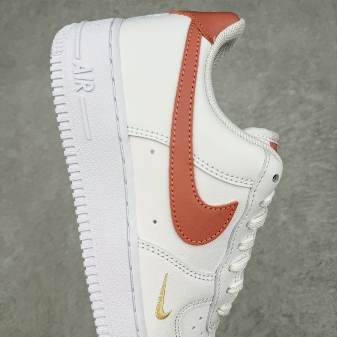 图片[6]-零售💰270 ＃绿X NK Air Force 1 Low \’07 空军一号低帮经典板鞋 迷你钩 白粉 CZ0270-103 全鞋电脑针车 工整有序 原厂港宝加持完美还原灵魂版型 原盒原配从里到外百分百还原 原厂全头层原厂皮料 原标原盒 内置Sole气垫 中底白色背胶 中底划线 已经无限的接近公司 原厂楦头 原厂刺绣 后跟弧度修正 正确中底四线防伪 尺码：36 36.5 37.5 38 38.5 39 40 40.5 41 42 42.5 43 44 44.5 45 46 47.5 编码：by2936070-运动鞋