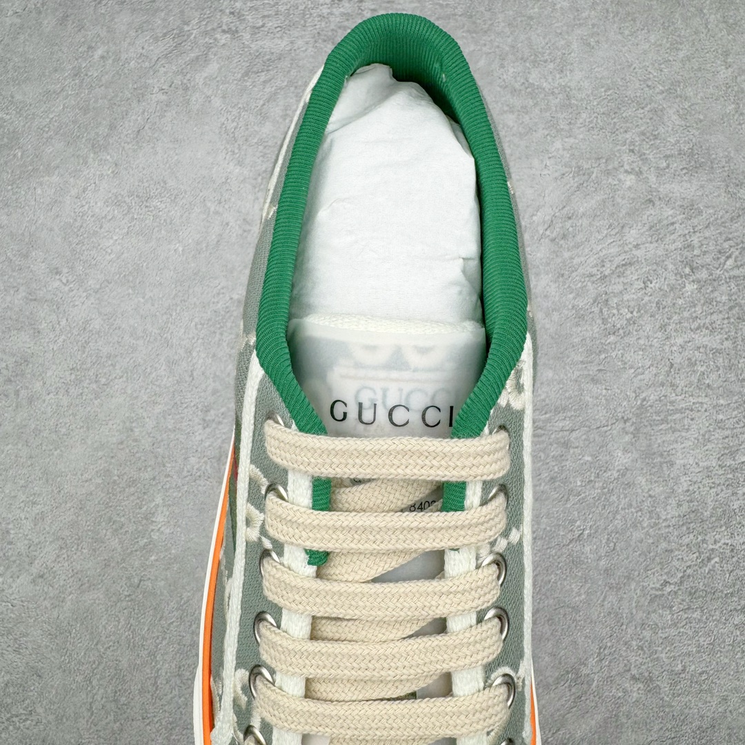 图片[5]-零售💰390 ＃ZS纯原 Gucci Tennis 1977 Print Sneaker 古驰帆布印花复古运动鞋板鞋 采用拼接透气棉布鞋面材质 #原装一致鞋舌仿磨环保纸垫#原装雪梨形超软沙绒纸团#内嵌超软皮内里+脚垫#附送购物袋+身份卡+硬质礼盒#中底高弹PU材质+双层TPR无缝隙串色技术组合大底 区别市面版本#弹力棉布 红绿织带 绿色罗缎滚边 Gucci Tennis 1977标签 鞋底GG图案 橡胶鞋底 1.5厘米高 尺码：35 36 37 38 39 40 41 42 43 44 编码：by3936090-运动鞋