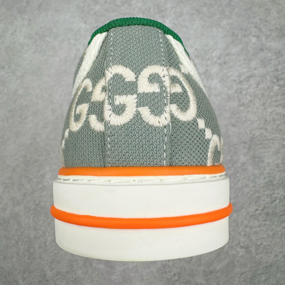 图片[8]-零售💰390 ＃ZS纯原 Gucci Tennis 1977 Print Sneaker 古驰帆布印花复古运动鞋板鞋 采用拼接透气棉布鞋面材质 #原装一致鞋舌仿磨环保纸垫#原装雪梨形超软沙绒纸团#内嵌超软皮内里+脚垫#附送购物袋+身份卡+硬质礼盒#中底高弹PU材质+双层TPR无缝隙串色技术组合大底 区别市面版本#弹力棉布 红绿织带 绿色罗缎滚边 Gucci Tennis 1977标签 鞋底GG图案 橡胶鞋底 1.5厘米高 尺码：35 36 37 38 39 40 41 42 43 44 编码：by3936090-运动鞋