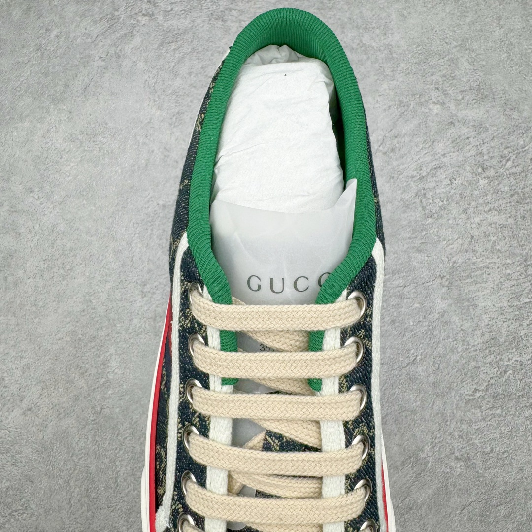 图片[5]-零售💰390 ＃ZS纯原 Gucci Tennis 1977 Print Sneaker 古驰帆布印花复古运动鞋板鞋 采用拼接透气棉布鞋面材质 #原装一致鞋舌仿磨环保纸垫#原装雪梨形超软沙绒纸团#内嵌超软皮内里+脚垫#附送购物袋+身份卡+硬质礼盒#中底高弹PU材质+双层TPR无缝隙串色技术组合大底 区别市面版本#弹力棉布 红绿织带 绿色罗缎滚边 Gucci Tennis 1977标签 鞋底GG图案 橡胶鞋底 1.5厘米高 尺码：35 36 37 38 39 40 41 42 43 44 编码：by3936090-运动鞋