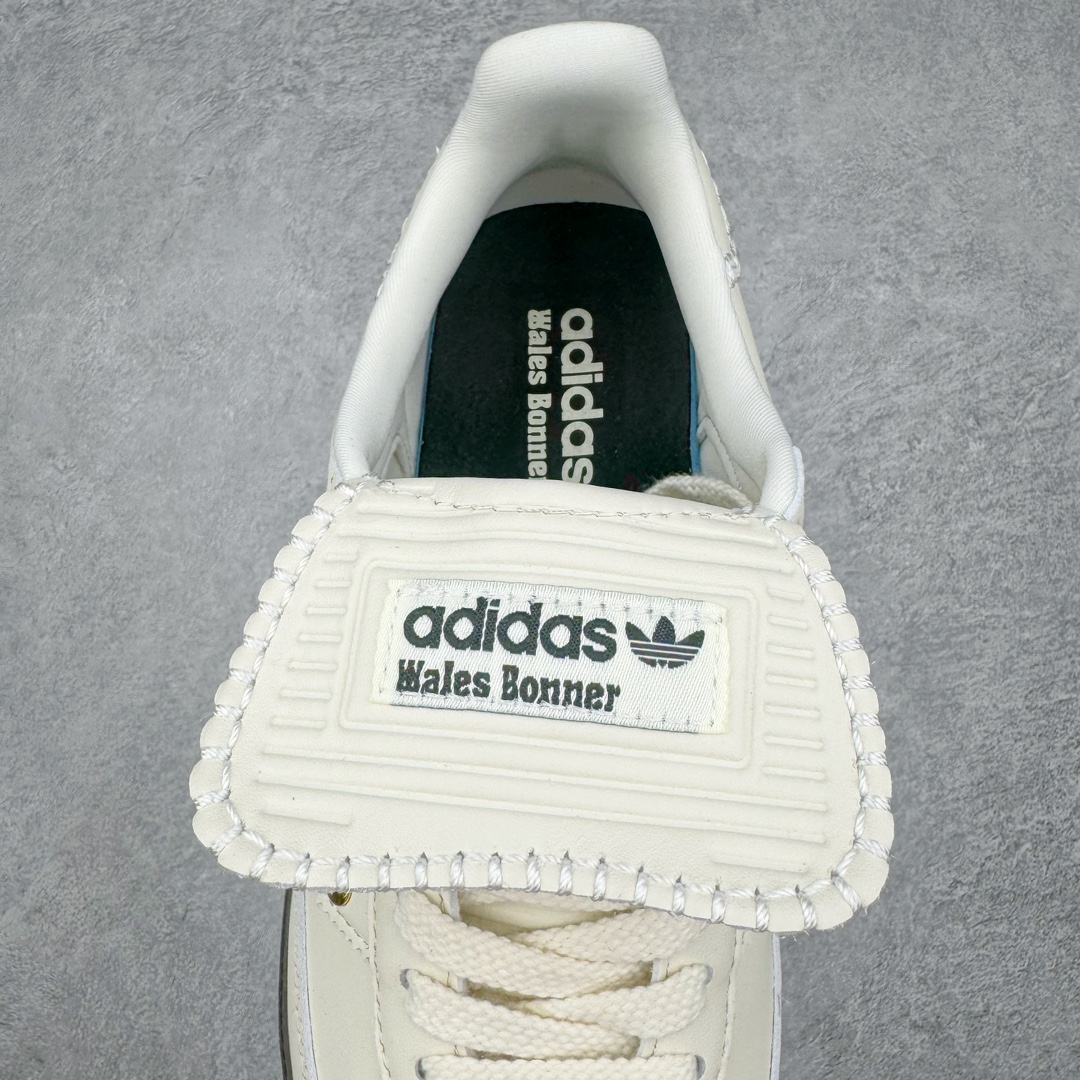 图片[5]-零售💰240 Wales Bonner x AD Originals Samba Classic\”Studded Pack Cream\”桑巴舞系列绅士德训足球风百搭低帮休闲运动板鞋“联名奶白金铆钉”IG4304 Wales Bonner x Samba联名鞋款不久前才曝光了2款全新配色！目前第3双配色也已经正式释出，确认将在2024年秋冬正式发布。经典Samba鞋型下，最新曝光的黑金配色整体以黑色皮革材质打造，后跟和鞋舌处加入了标志性的白色外缝线设计，以及三道杠位置加入了金色装饰点缀，高级感满满。新配色最大的亮点是用回了长鞋舌的设计，鞋舌上印有adidas三叶草和Wales Bonner，彰显联名身份。通过鞋舌上的金色编号可以确认这双黑金配色Samba将限量750双发布，入手难度将大大提升。尺码：35⅔ 36 36⅔ 37⅓ 38 38⅔ 39⅓ 40 40⅔ 41⅓ 42 42⅔ 43⅓ 44 44⅔ 45 编码：Xby2936040-运动鞋