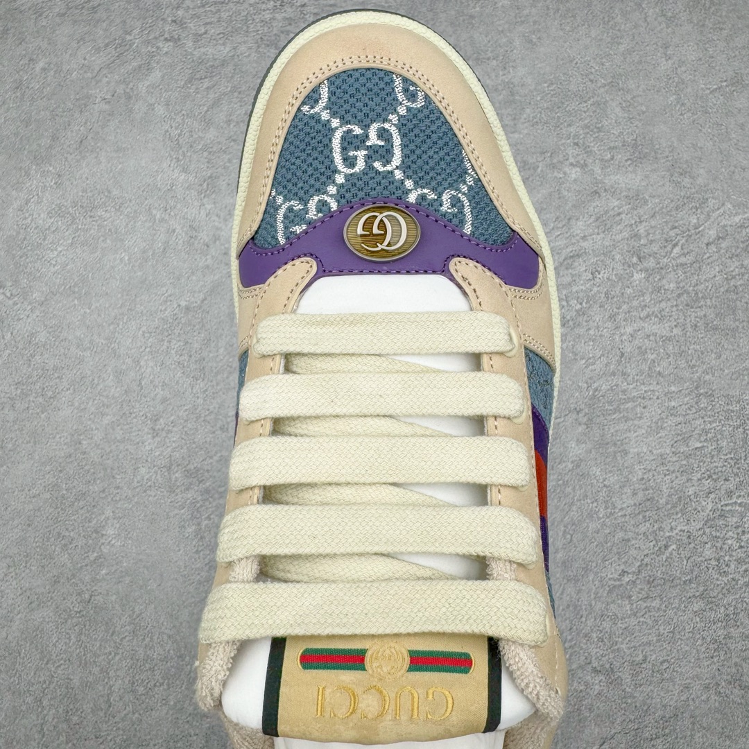 图片[4]-零售💰410 ＃M纯原 Gucci Screener sneaker 古驰双G小脏鞋系列复古怀旧校园风低帮板鞋 全套原楦原纸版原鞋开模 全网最具灵魂的版型 鞋头上翘1.6CM 后跟自然弧度内收 双G珐琅 条纹清晰 原厂五金带3M反光 原装意大利进口里外全皮 纯手工水洗做旧处理 侧面条纹饰带 原厂定制 零串色零起毛 大底防滑网格由里到外大小逐渐递减 原厂数据电绣 清晰立体 多边形闪钻大小一致带光泽 全鞋电脑针车 紧密相连 针距密度一致 环保乳胶注塑鞋垫 厚度脚感还原原版 皮面裁剪部位 统一油边封口工艺 大底组合零偏差 挑战各种艺术家 右脚鞋侧嵌入NFC防伪芯片装置＋鞋盒标二唯码扫描 秒进官网 专柜全套包装 防尘袋 说明书 质保卡 购物袋 Size：35 36 37 38 39 40 41 42 43 44 45 编码：by4936010-运动鞋