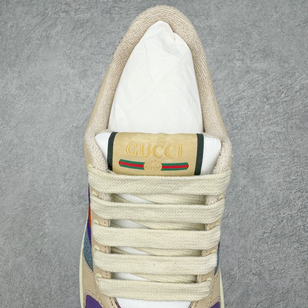 图片[5]-零售💰410 ＃M纯原 Gucci Screener sneaker 古驰双G小脏鞋系列复古怀旧校园风低帮板鞋 全套原楦原纸版原鞋开模 全网最具灵魂的版型 鞋头上翘1.6CM 后跟自然弧度内收 双G珐琅 条纹清晰 原厂五金带3M反光 原装意大利进口里外全皮 纯手工水洗做旧处理 侧面条纹饰带 原厂定制 零串色零起毛 大底防滑网格由里到外大小逐渐递减 原厂数据电绣 清晰立体 多边形闪钻大小一致带光泽 全鞋电脑针车 紧密相连 针距密度一致 环保乳胶注塑鞋垫 厚度脚感还原原版 皮面裁剪部位 统一油边封口工艺 大底组合零偏差 挑战各种艺术家 右脚鞋侧嵌入NFC防伪芯片装置＋鞋盒标二唯码扫描 秒进官网 专柜全套包装 防尘袋 说明书 质保卡 购物袋 Size：35 36 37 38 39 40 41 42 43 44 45 编码：by4936010-运动鞋