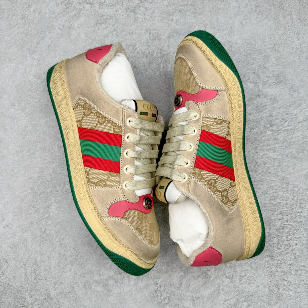 图片[3]-零售💰410 ＃M纯原 Gucci Screener sneaker 古驰双G小脏鞋系列复古怀旧校园风低帮板鞋 全套原楦原纸版原鞋开模 全网最具灵魂的版型 鞋头上翘1.6CM 后跟自然弧度内收 双G珐琅 条纹清晰 原厂五金带3M反光 原装意大利进口里外全皮 纯手工水洗做旧处理 侧面条纹饰带 原厂定制 零串色零起毛 大底防滑网格由里到外大小逐渐递减 原厂数据电绣 清晰立体 多边形闪钻大小一致带光泽 全鞋电脑针车 紧密相连 针距密度一致 环保乳胶注塑鞋垫 厚度脚感还原原版 皮面裁剪部位 统一油边封口工艺 大底组合零偏差 挑战各种艺术家 右脚鞋侧嵌入NFC防伪芯片装置＋鞋盒标二唯码扫描 秒进官网 专柜全套包装 防尘袋 说明书 质保卡 购物袋 Size：35 36 37 38 39 40 41 42 43 44 45 编码：by4936010-运动鞋